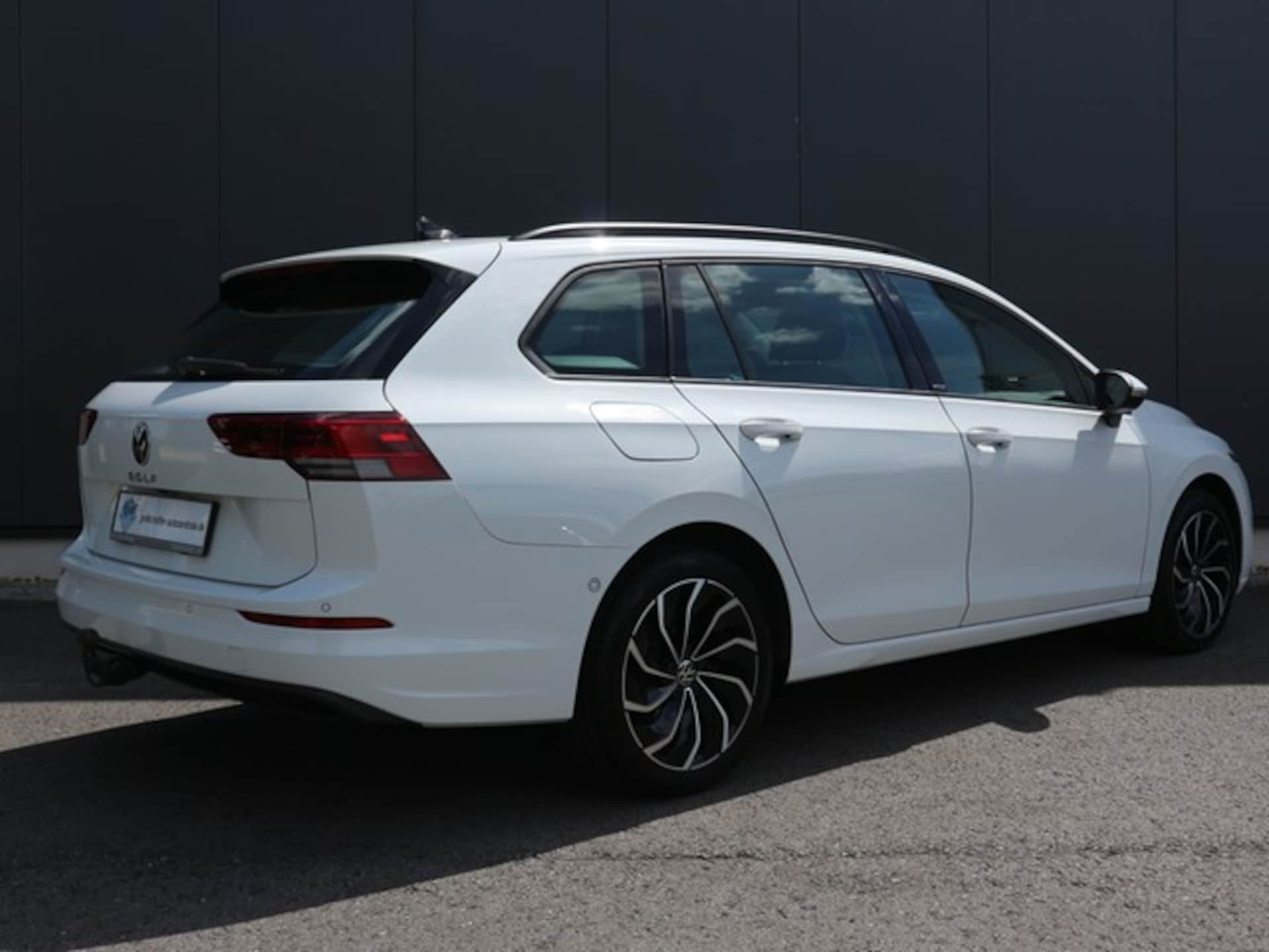 Volkswagen Golf Variant Life