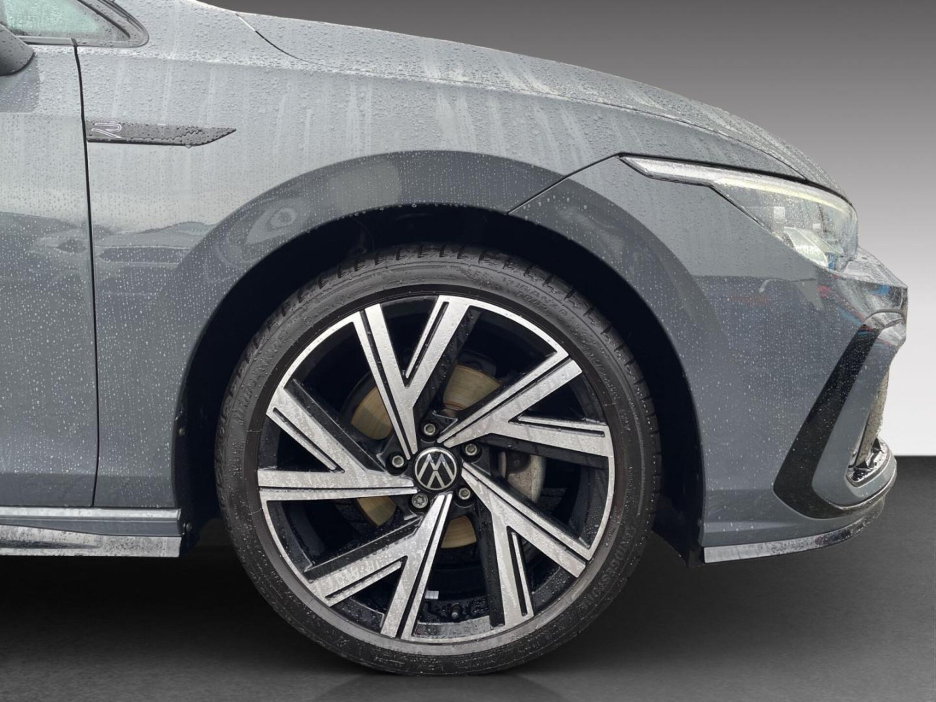 Volkswagen Golf R-Line