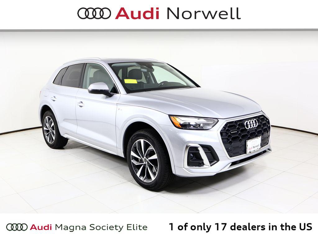 2024 Audi Q5 45 Premium Plus's photo