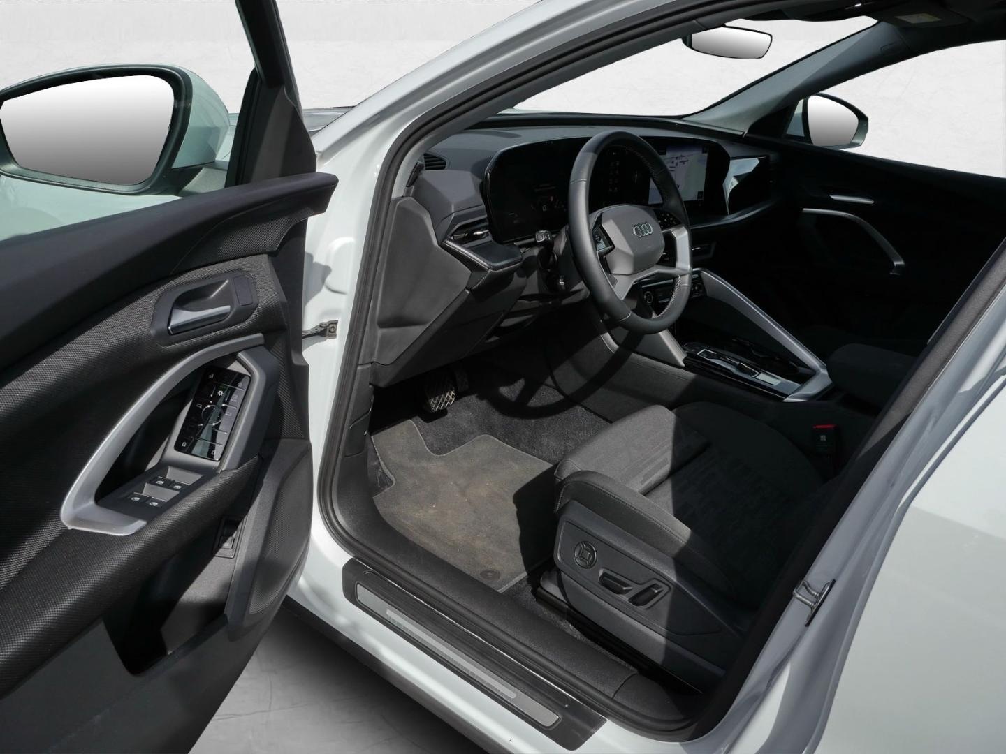 Bild über Audi Q5 SUV TDI quattro 150 kW S tronic - für weitere Informationen kontaktieren Sie den Audi Partner