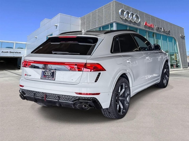 2026 Audi RS Q8 SUV performance