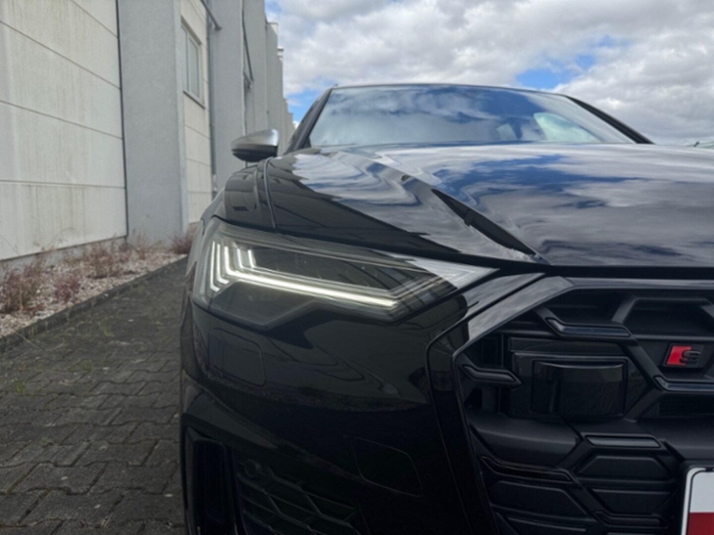 Bild über Audi S6 Avant TDI quattro tiptronic - für weitere Informationen kontaktieren Sie den Audi Partner