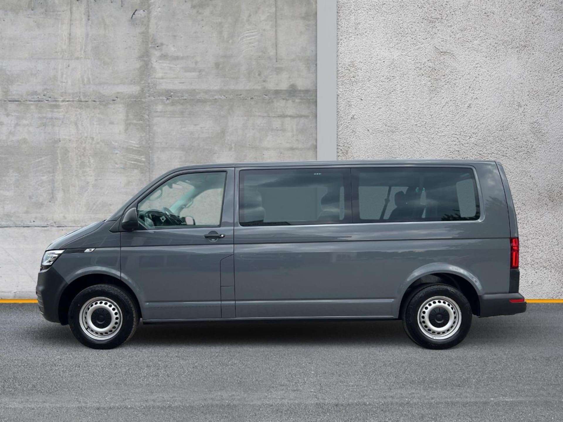 Volkswagen T6.1 Transporter Kombi langer Radstand