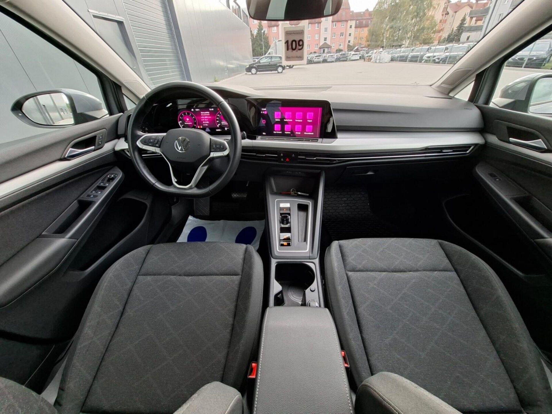 Volkswagen Golf Variant Life