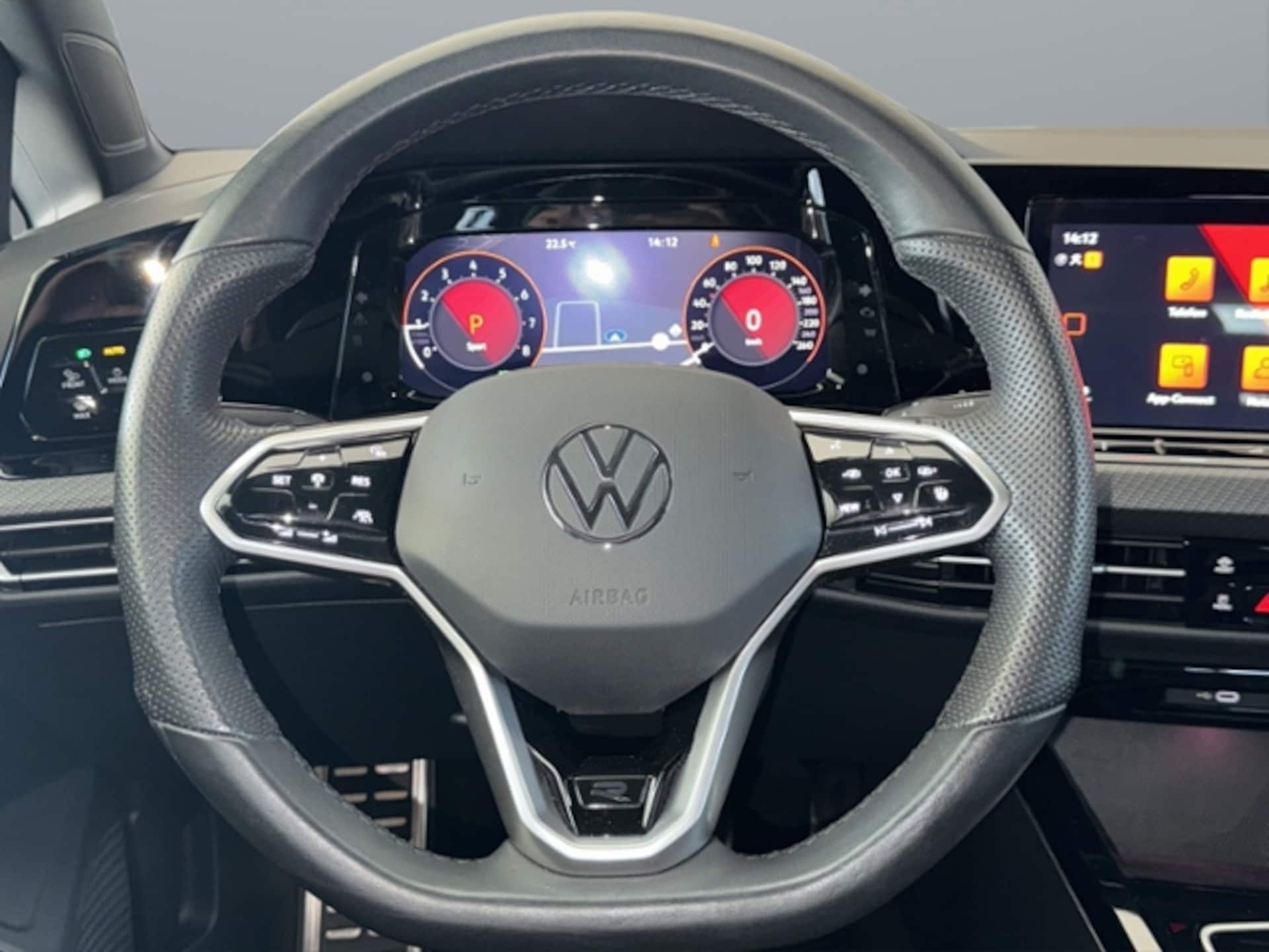 Volkswagen Golf R-Line