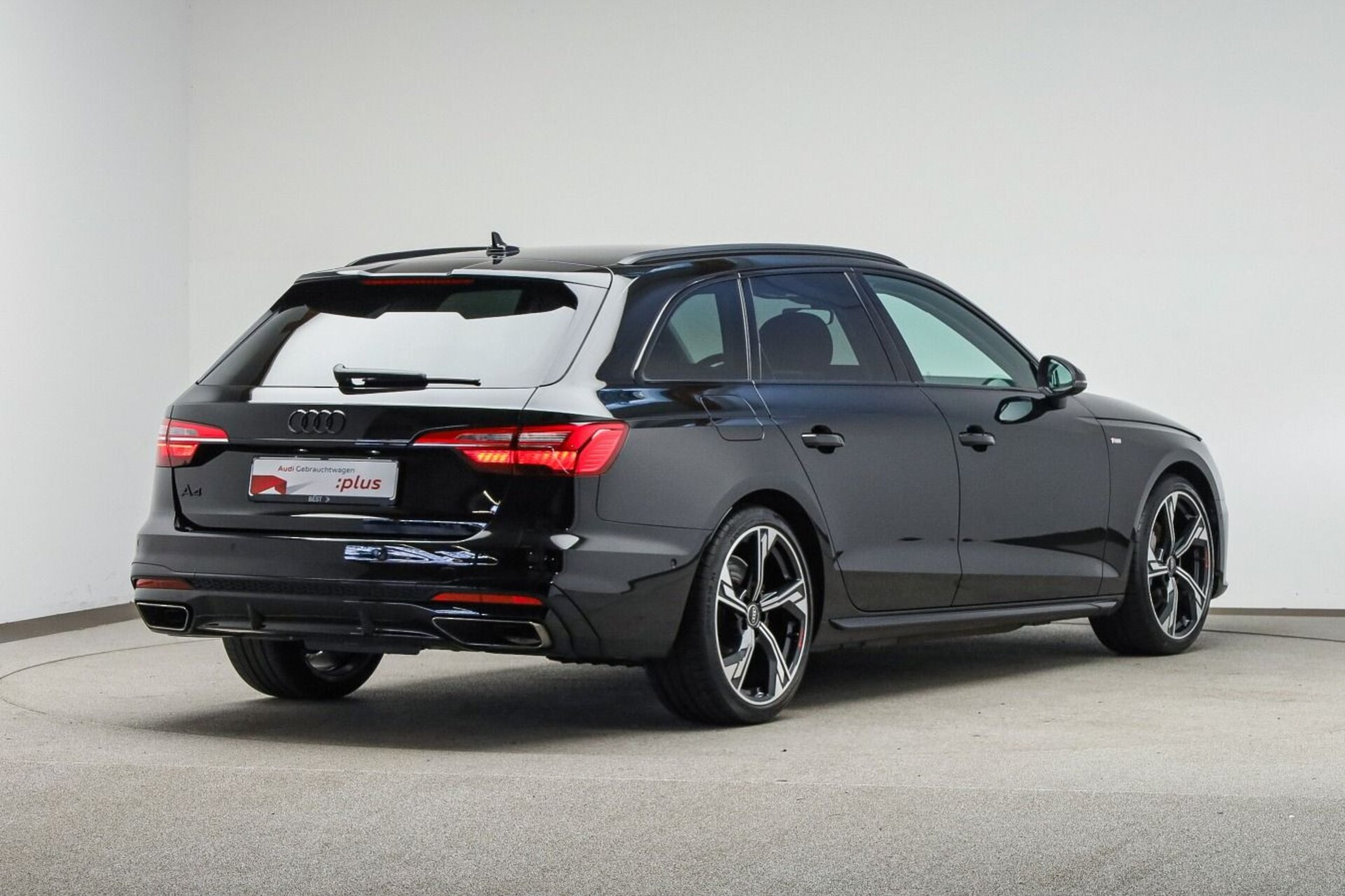 Audi A4 Avant S line