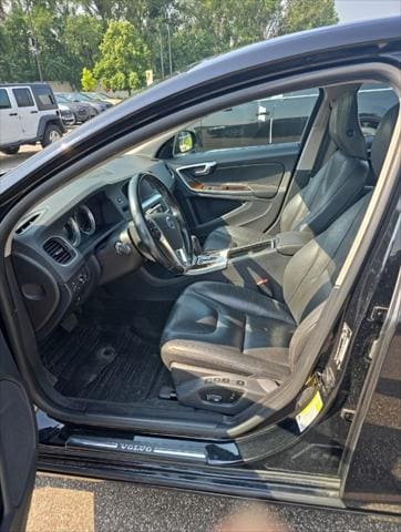 Used 2012 Volvo S60 T6 with VIN YV1902FH8C2085351 for sale in Minneapolis, MN