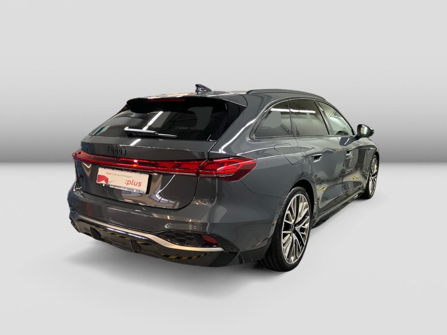 Bild über Audi A5 Avant TDI quattro 150 kW S tronic - für weitere Informationen kontaktieren Sie den Audi Partner