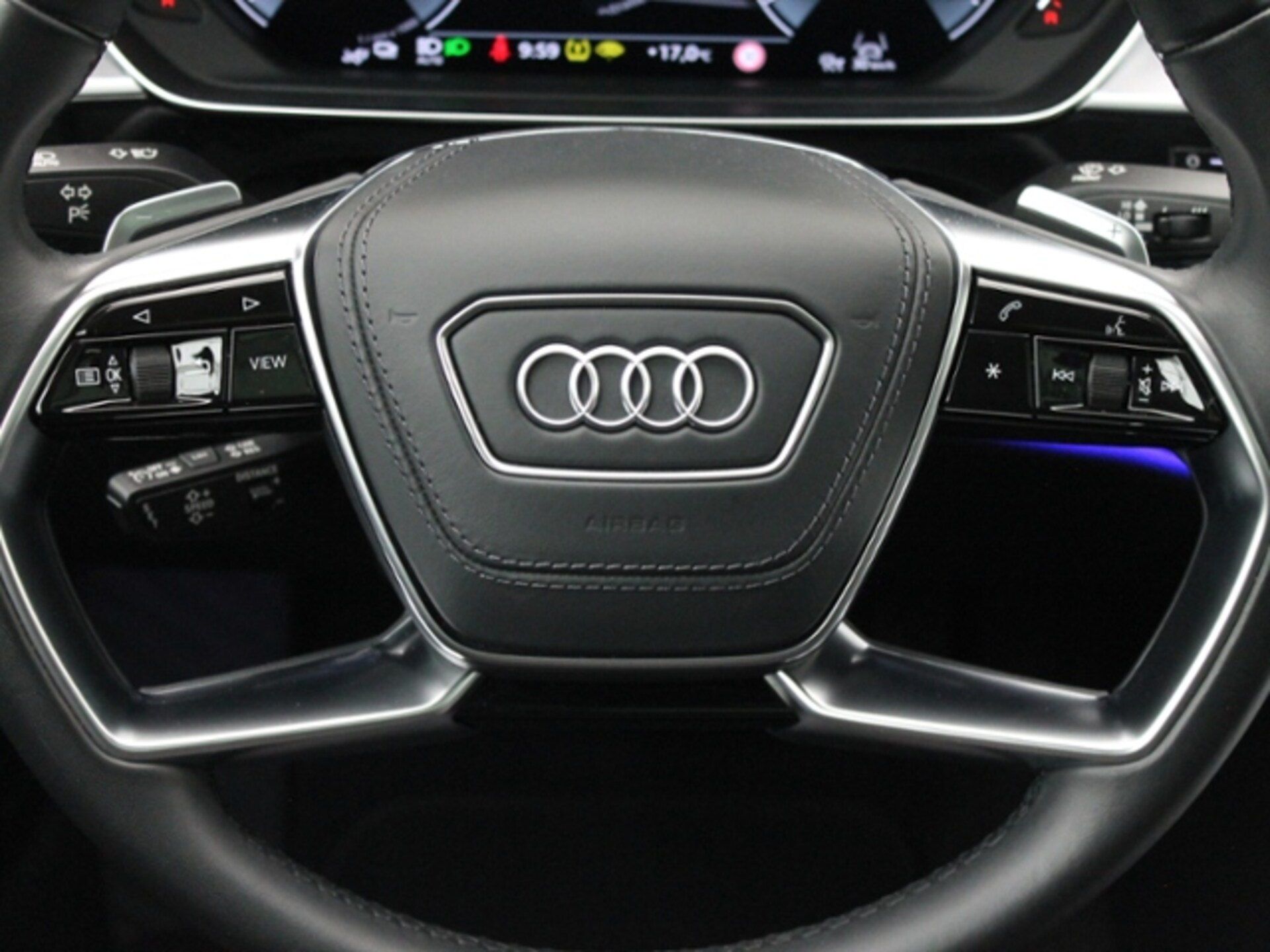 Audi A8 TFSI e
