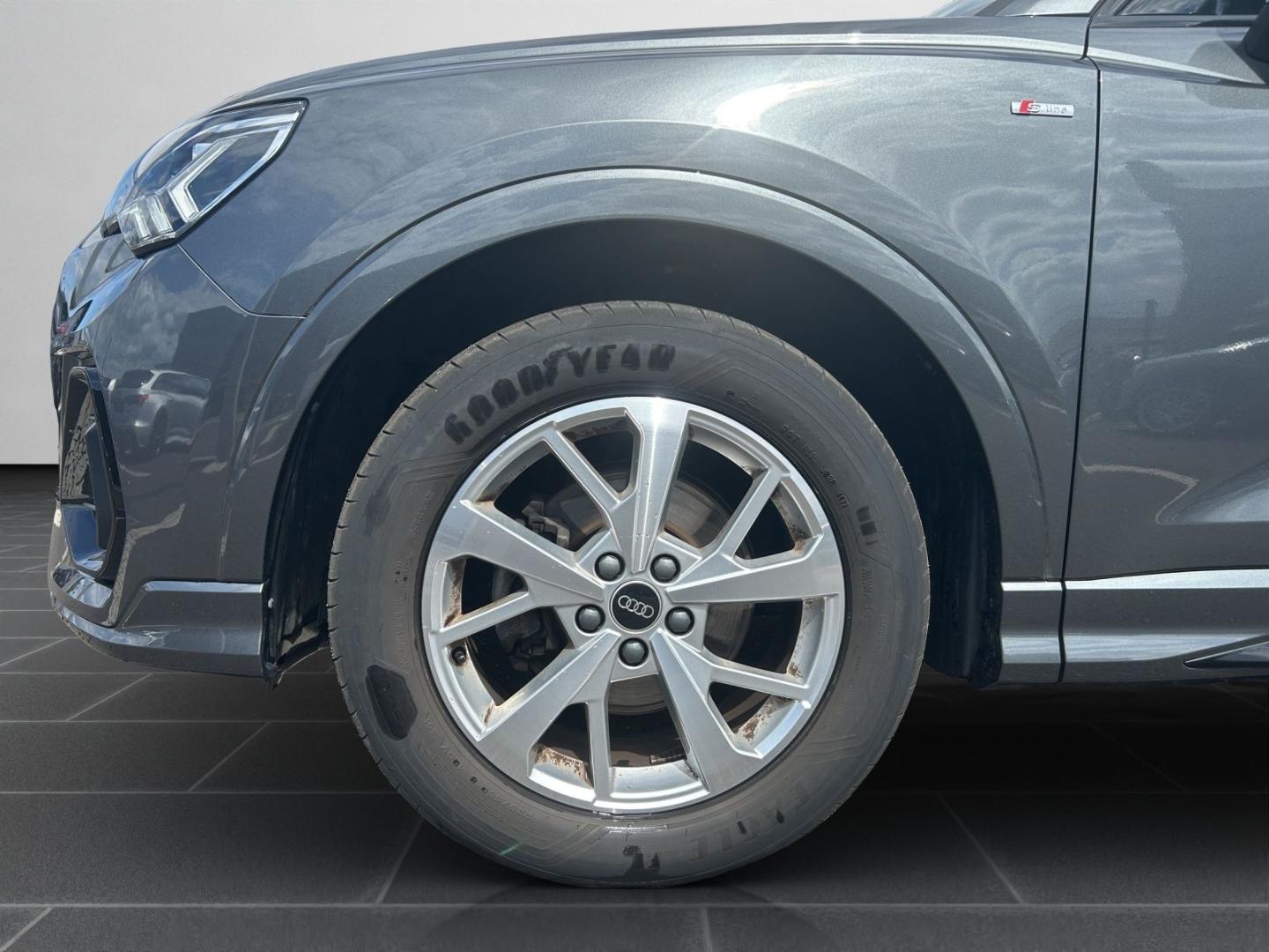 Image about Audi Q3 35 TFSI S tronic