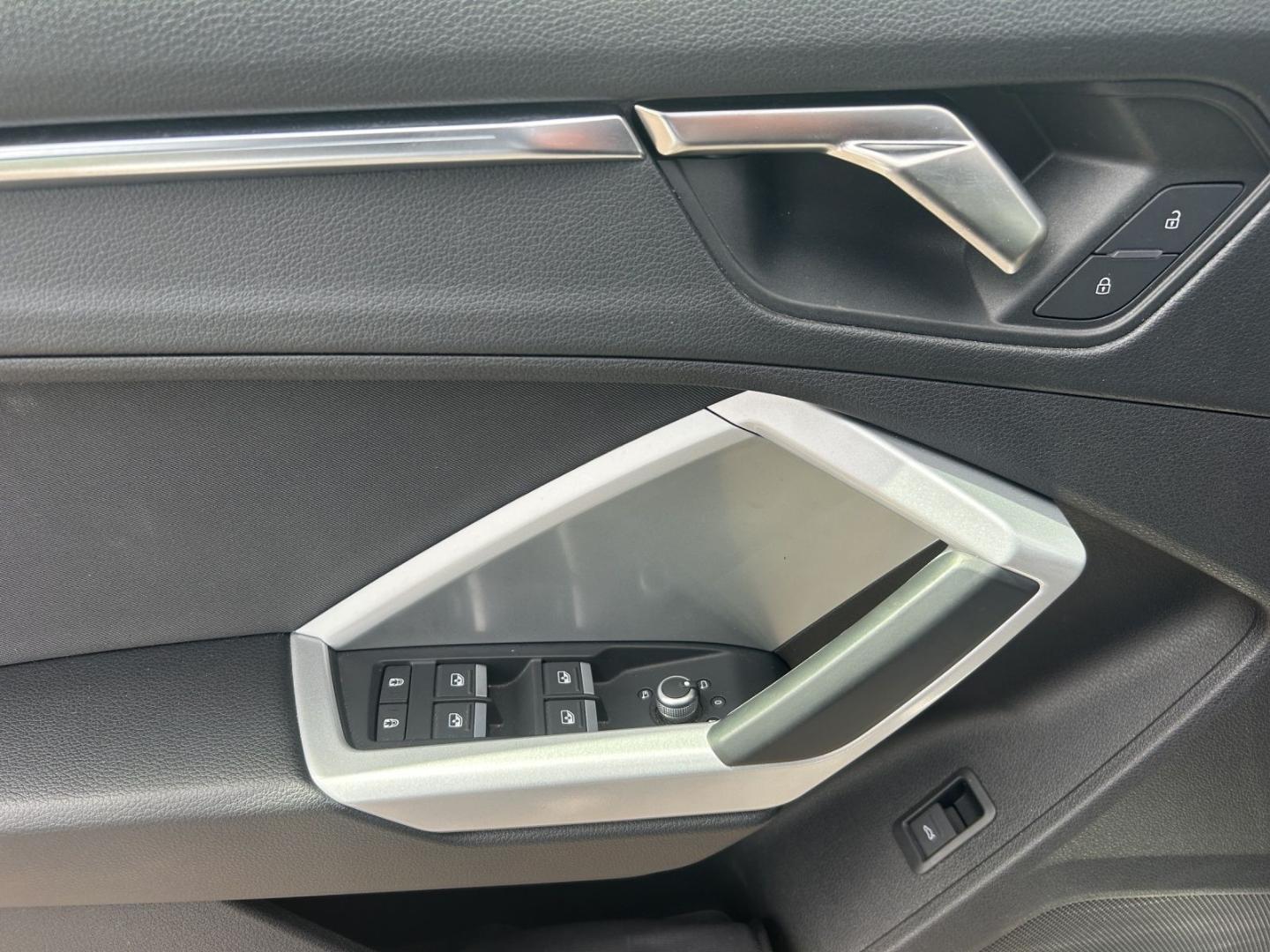 Image about Audi Q3 35 TFSI S tronic