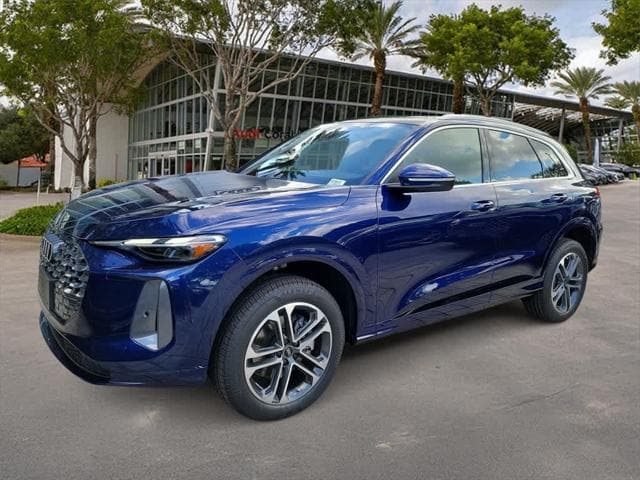 2025 Audi New Q5 Premium's photo