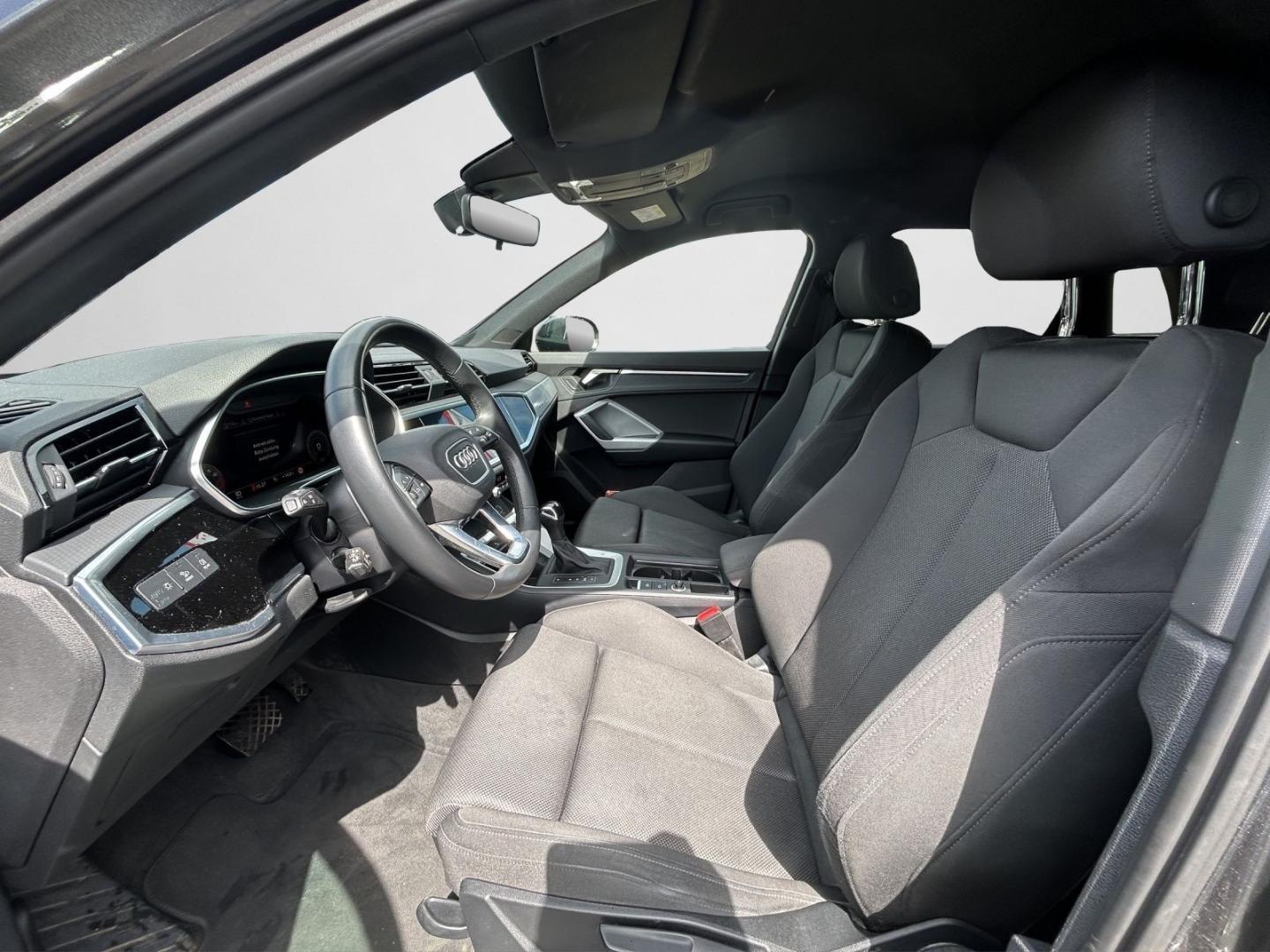 Image about Audi Q3 35 TFSI S tronic