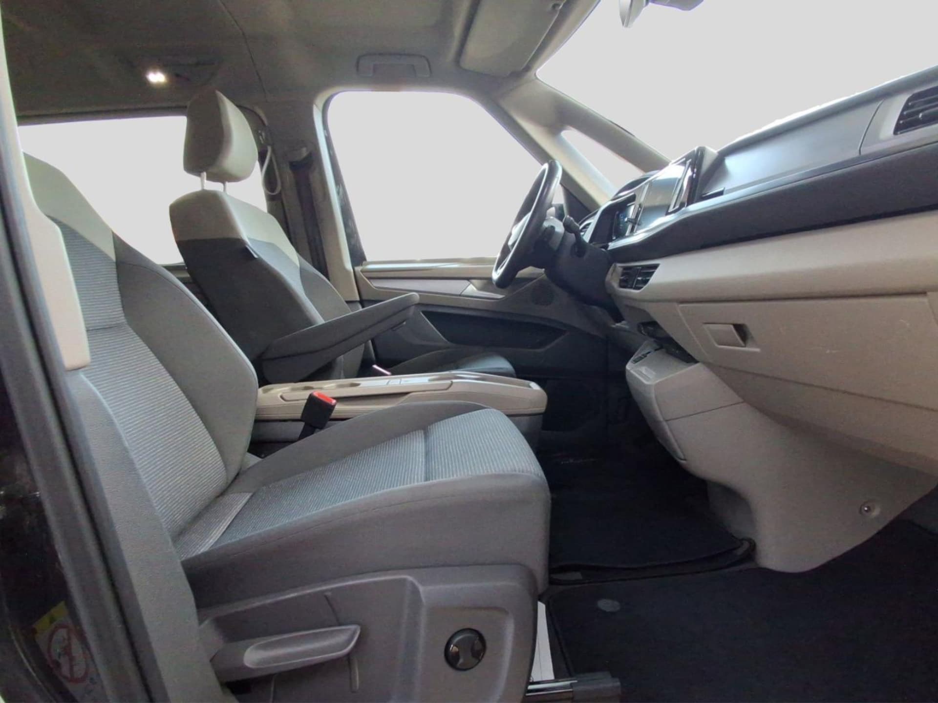 Volkswagen Multivan Basis-Modell