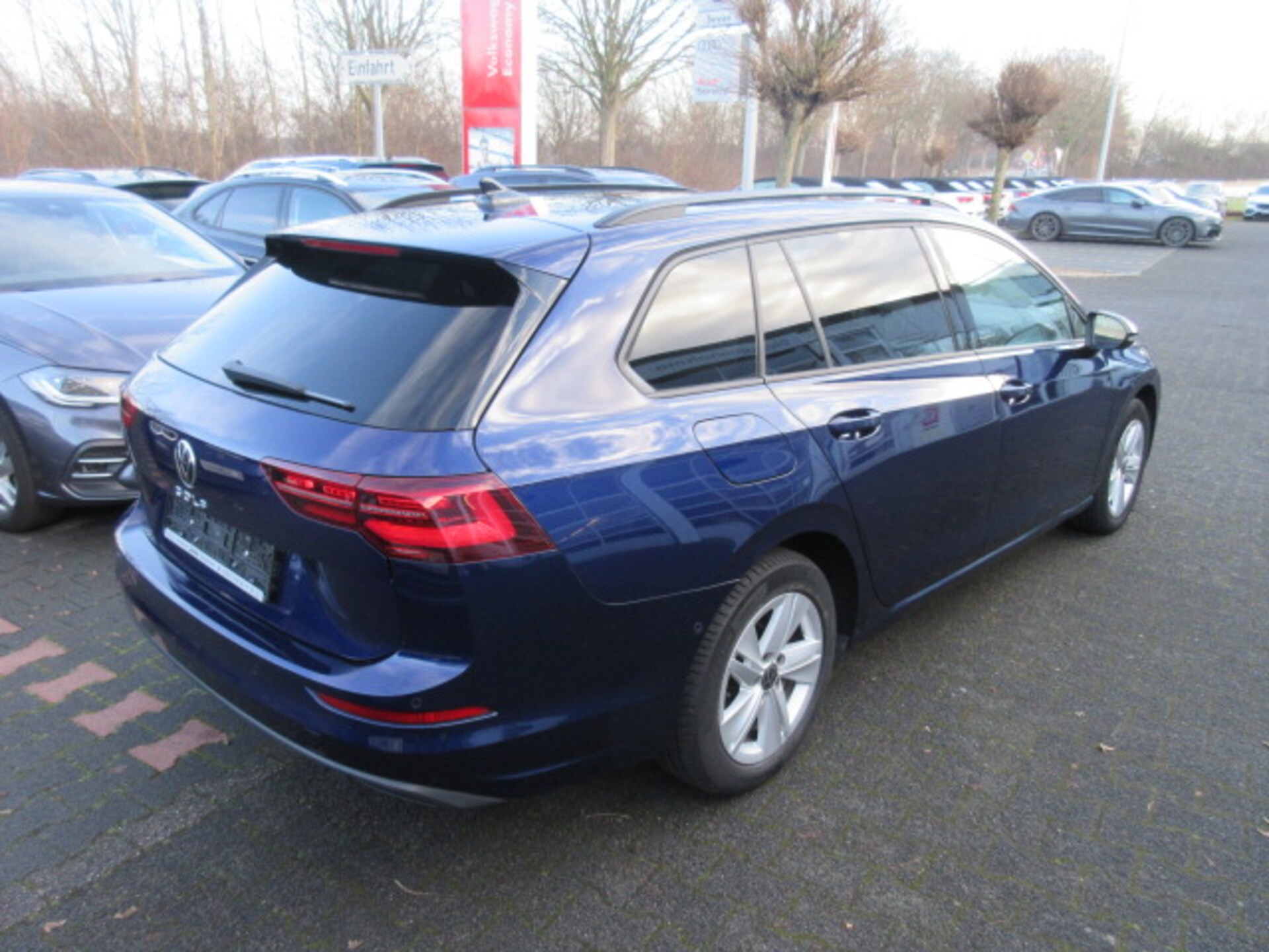 Volkswagen Golf Variant Life