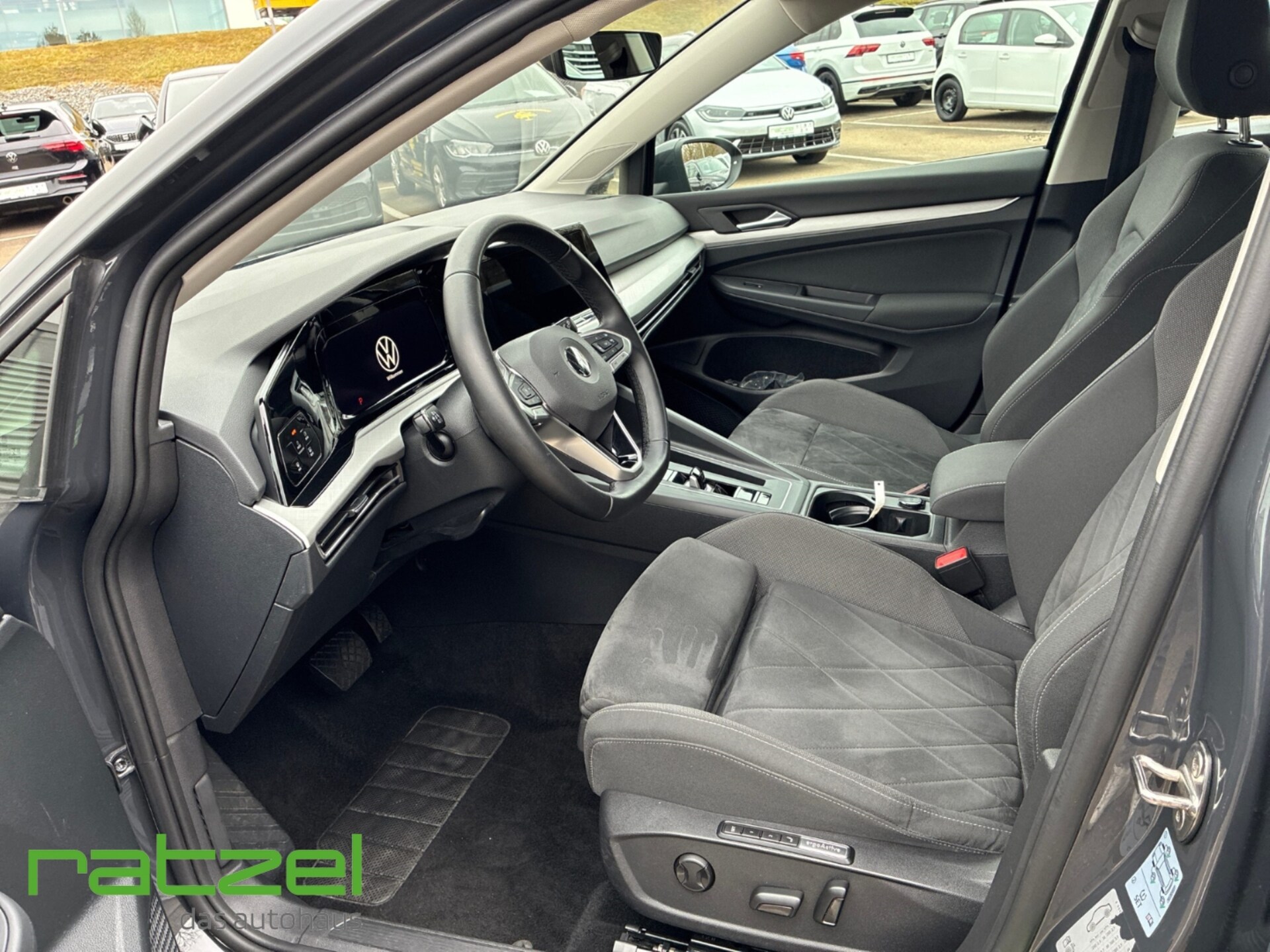 Volkswagen Golf Life