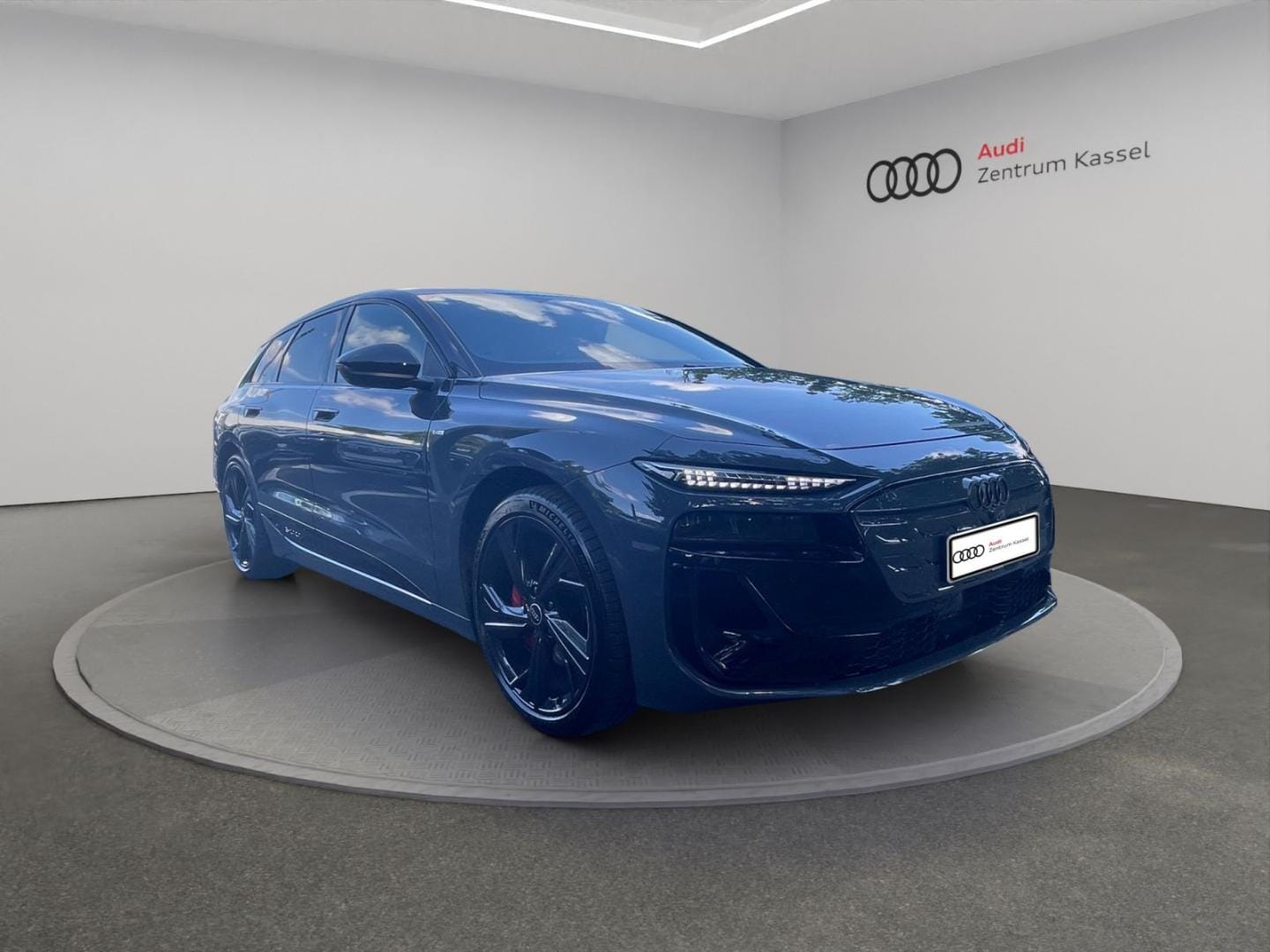 Bild über Audi A6 Avant e-tron e-tron quattro - für weitere Informationen kontaktieren Sie den Audi Partner