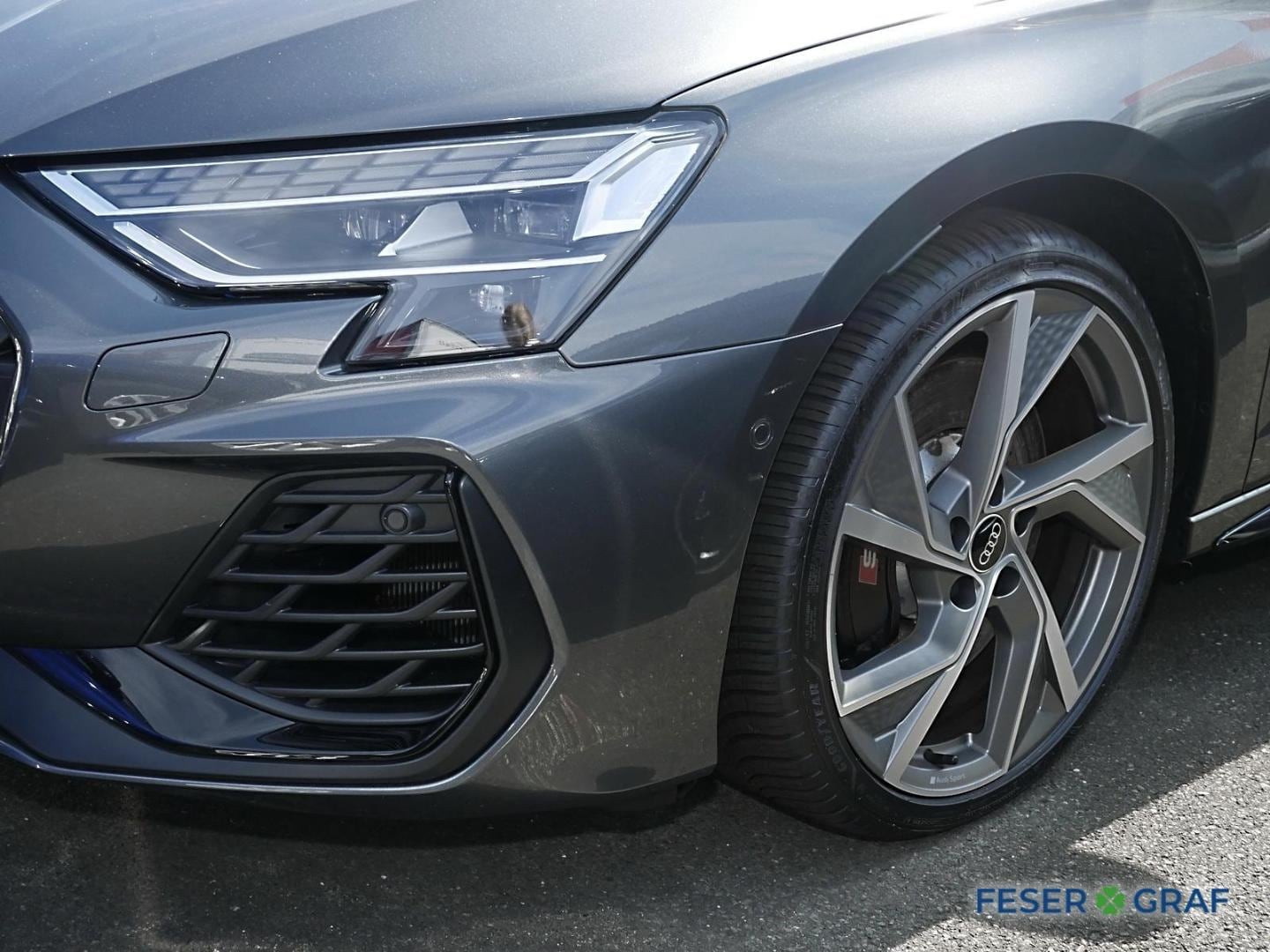 Bild über Audi S3 Limousine TFSI quattro S tronic - für weitere Informationen kontaktieren Sie den Audi Partner