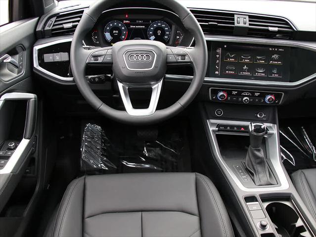 2025 AUDI Q3 - Image 16