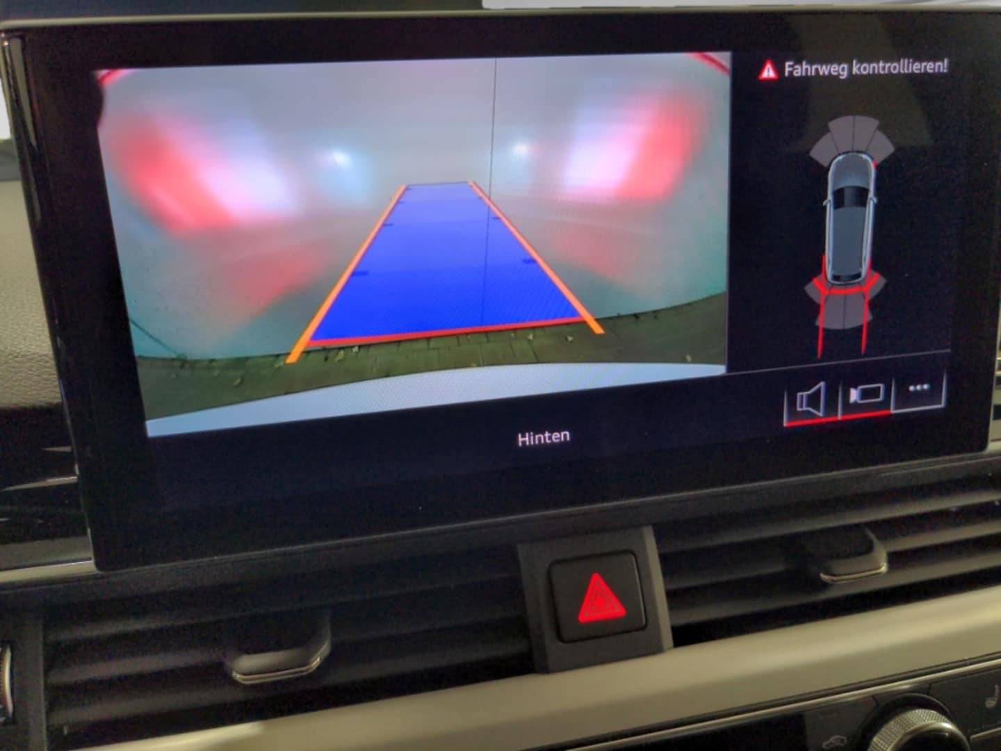 Bild über Audi A4 Avant S line 40 TFSI quattro S tronic - für weitere Informationen kontaktieren Sie den Audi Partner