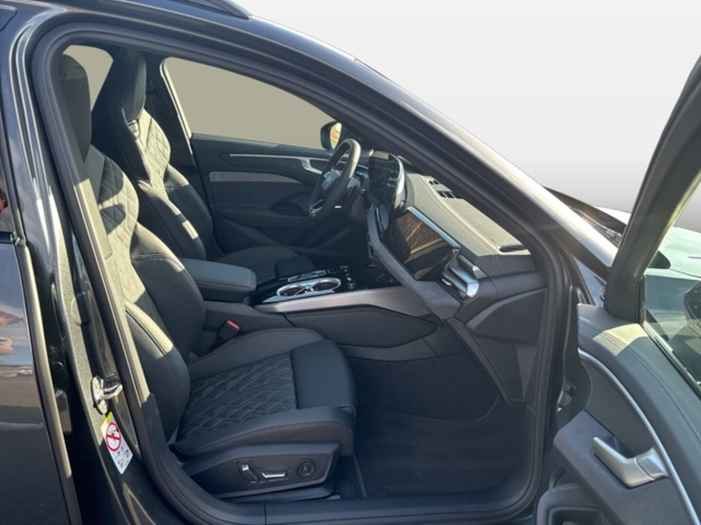 Bild über Audi A6 Avant edition one TDI quattro 220 kW S tronic - für weitere Informationen kontaktieren Sie den Audi Partner