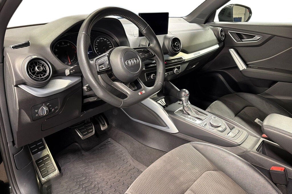 Bild som visar&nbsp;Audi Q2&nbsp;Q2 2.0 TFSI quattro sport 190 hk S tronic - för mer information kontakta din Audi Partner