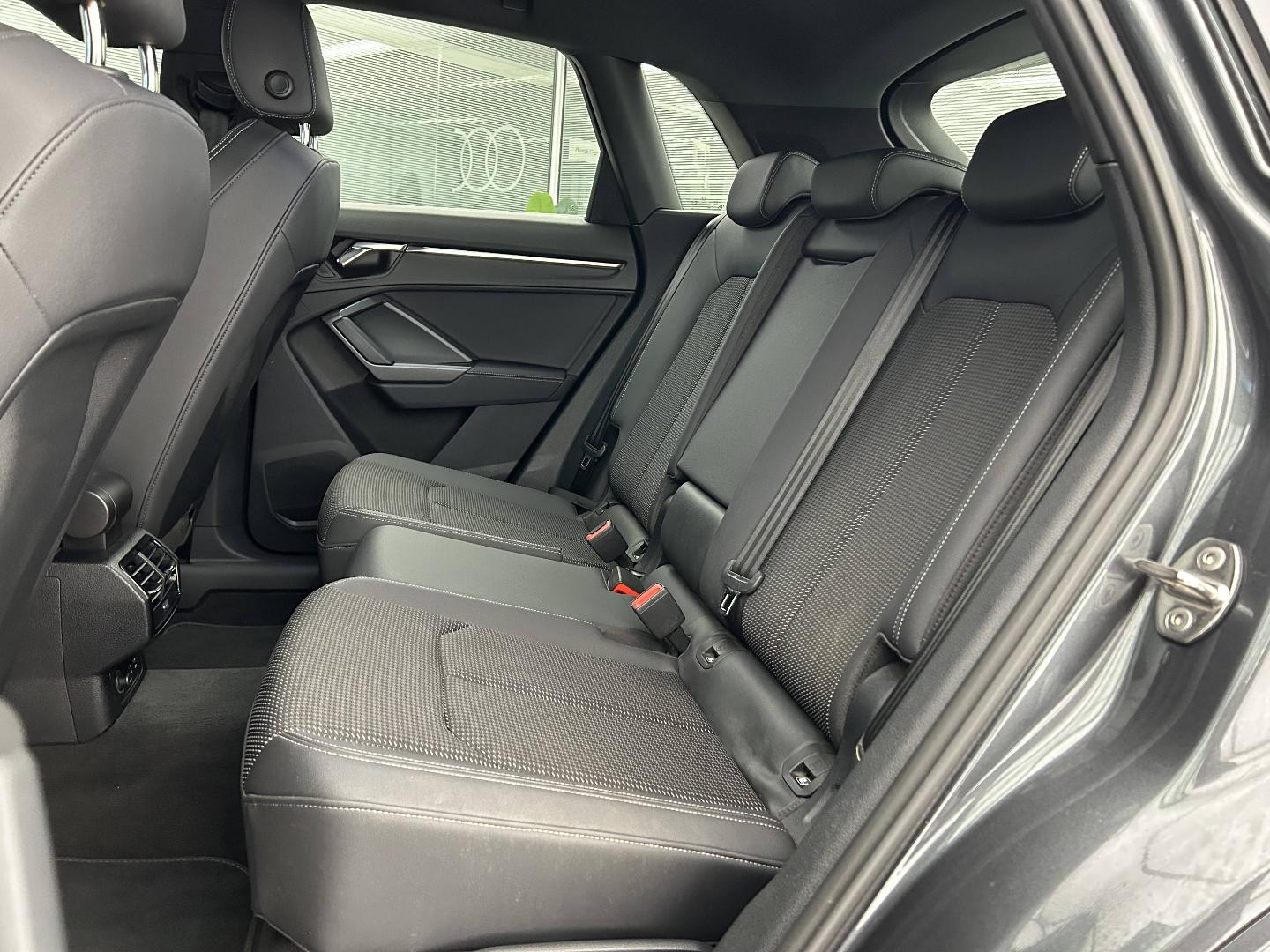 Image about Audi Q3 TFSI e S line 45 TFSI e 180 kW (245 ch) S tronic