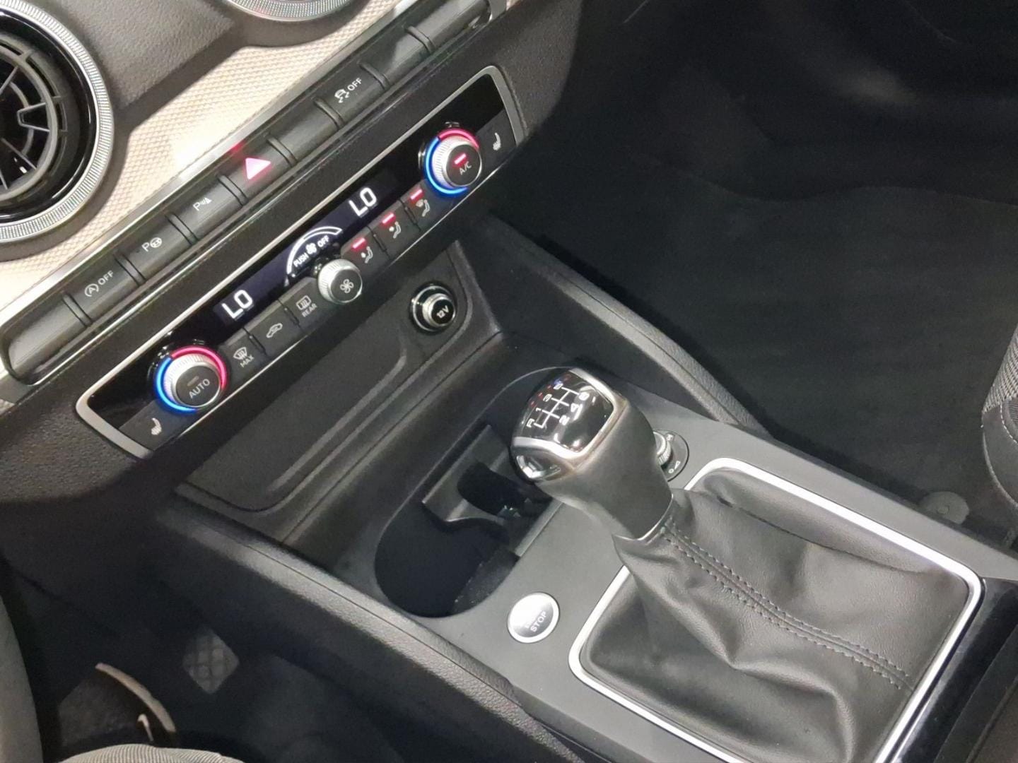 Bild über Audi Q2 S line 30 TFSI Schaltgetriebe - für weitere Informationen kontaktieren Sie den Audi Partner