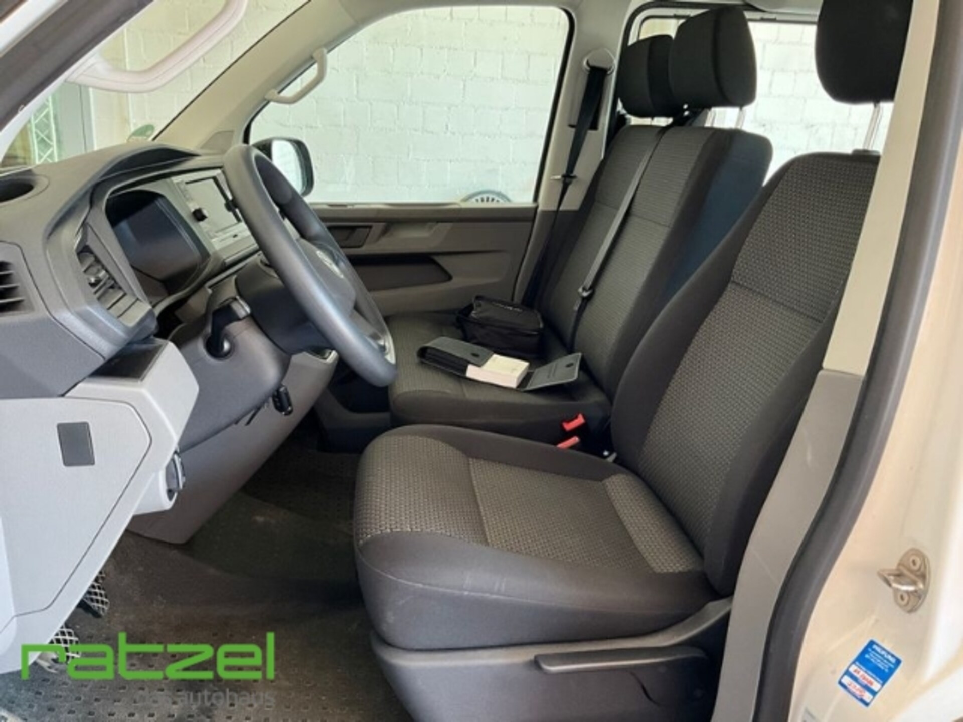 Volkswagen T6.1 Transporter Kombi kurzer Radstand