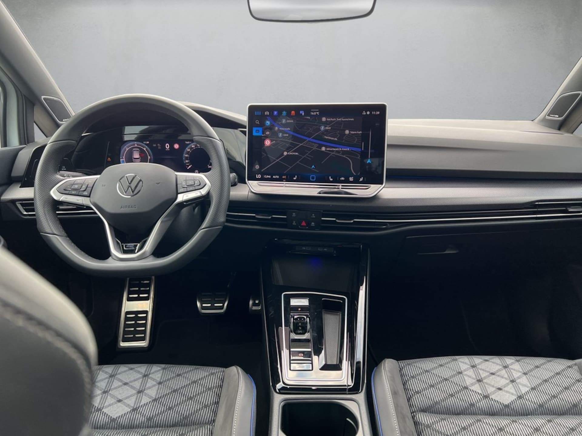 Volkswagen Golf R-Line