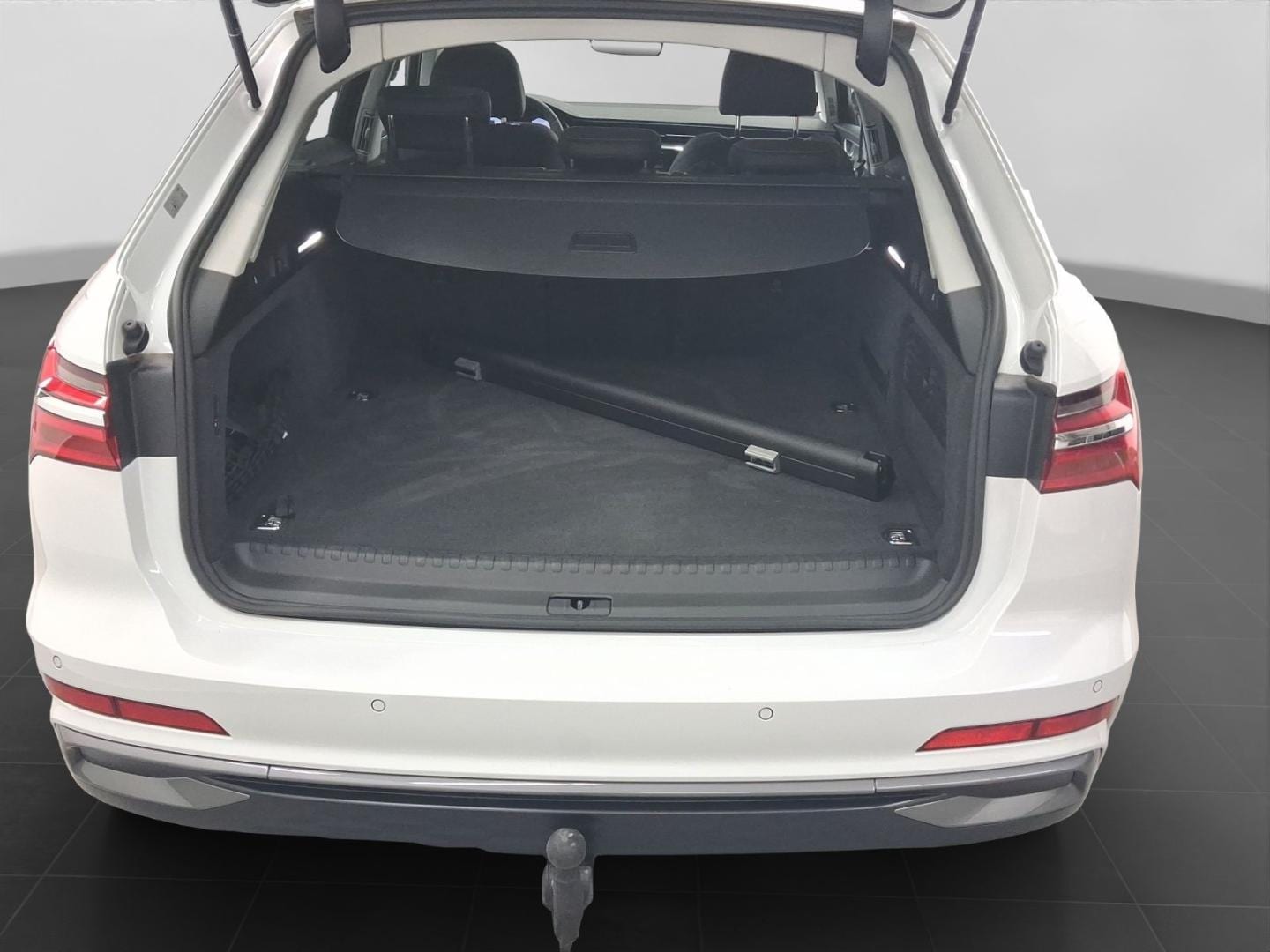 Bild über Audi A6 Avant TFSI e S line 50 TFSI e quattro S tronic - für weitere Informationen kontaktieren Sie den Audi Partner