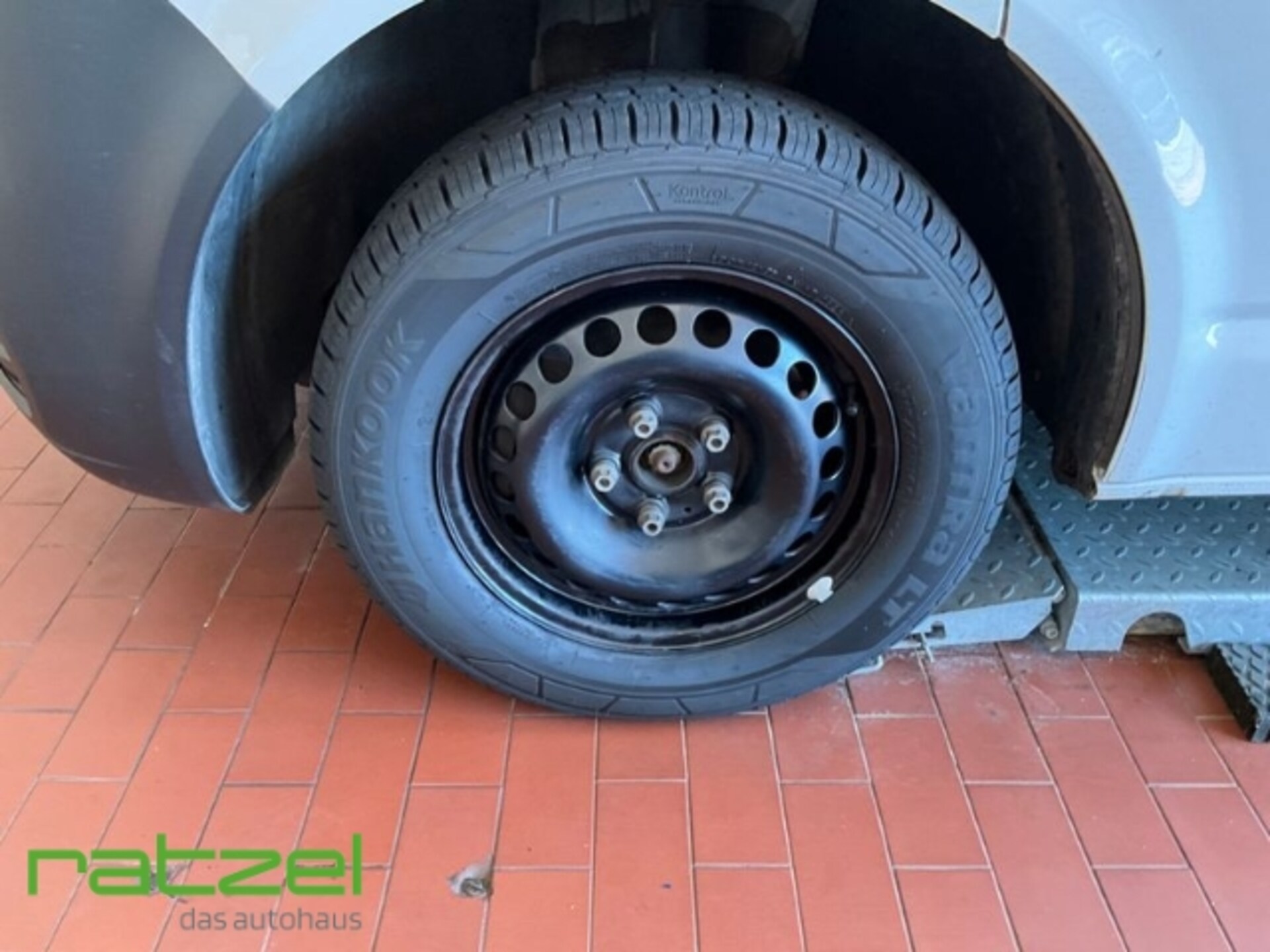 Volkswagen T6.1 Transporter Kombi kurzer Radstand
