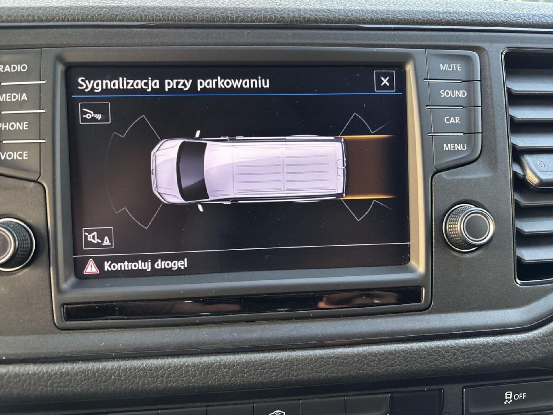 Volkswagen Crafter Furgon średni rozstaw osi