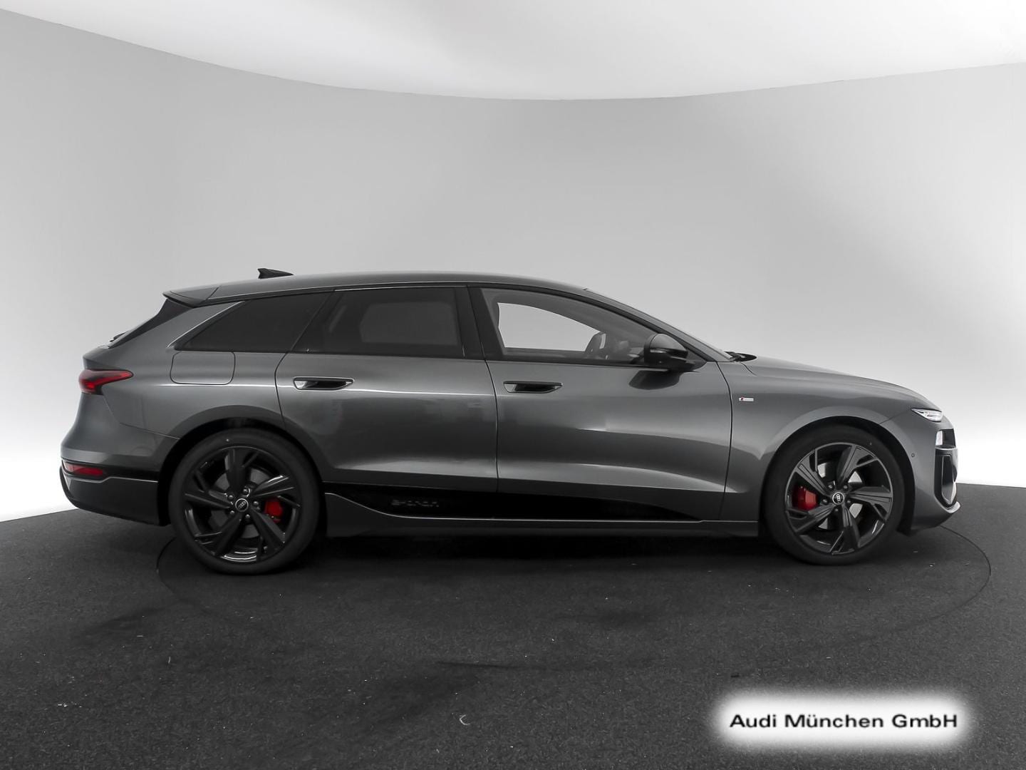 Bild über Audi A6 Avant e-tron S line business e-tron performance 270 kW - für weitere Informationen kontaktieren Sie den Audi Partner