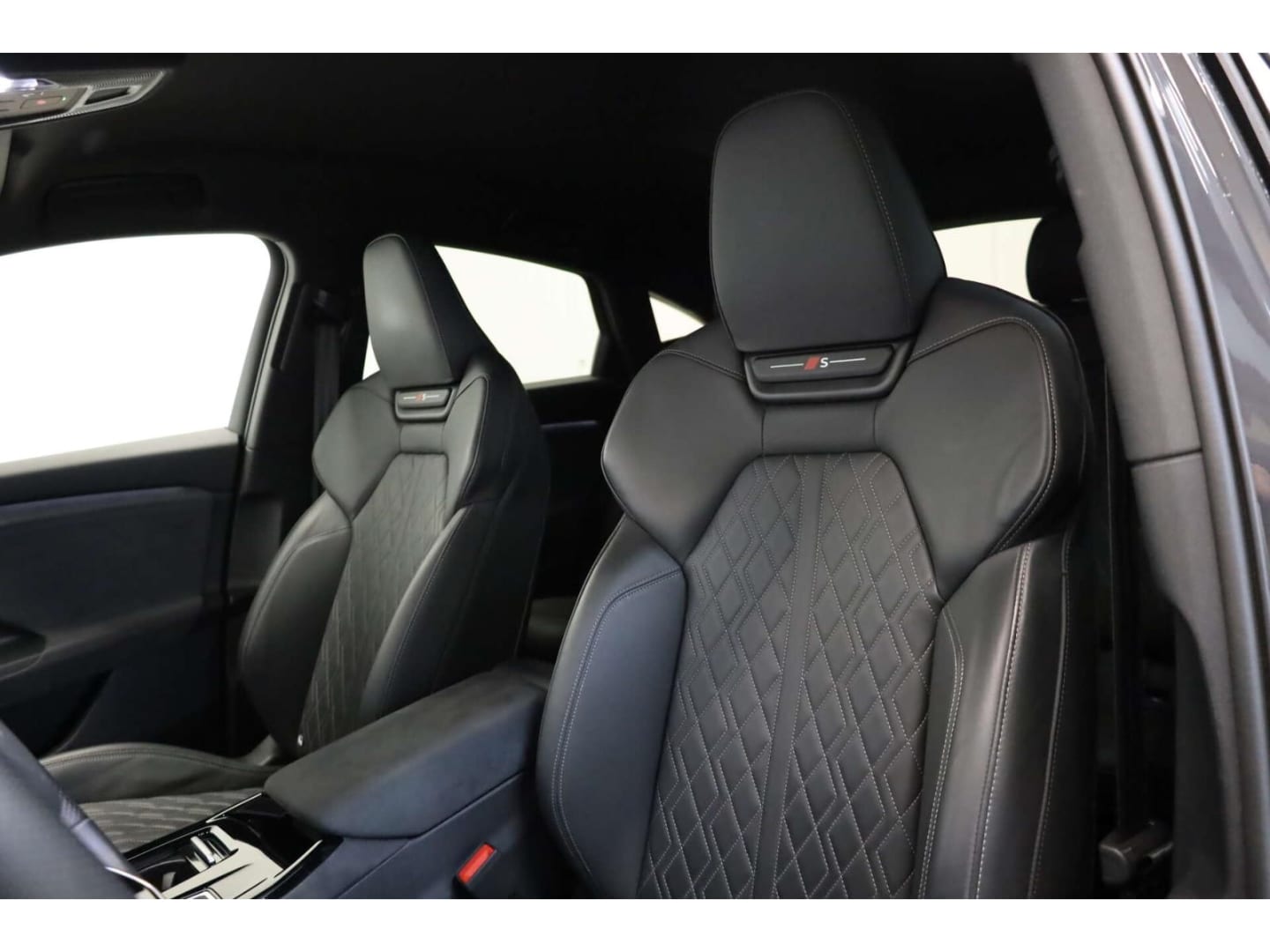 Bild über Audi Q6 Sportback e-tron e-tron performance - für weitere Informationen kontaktieren Sie den Audi Partner