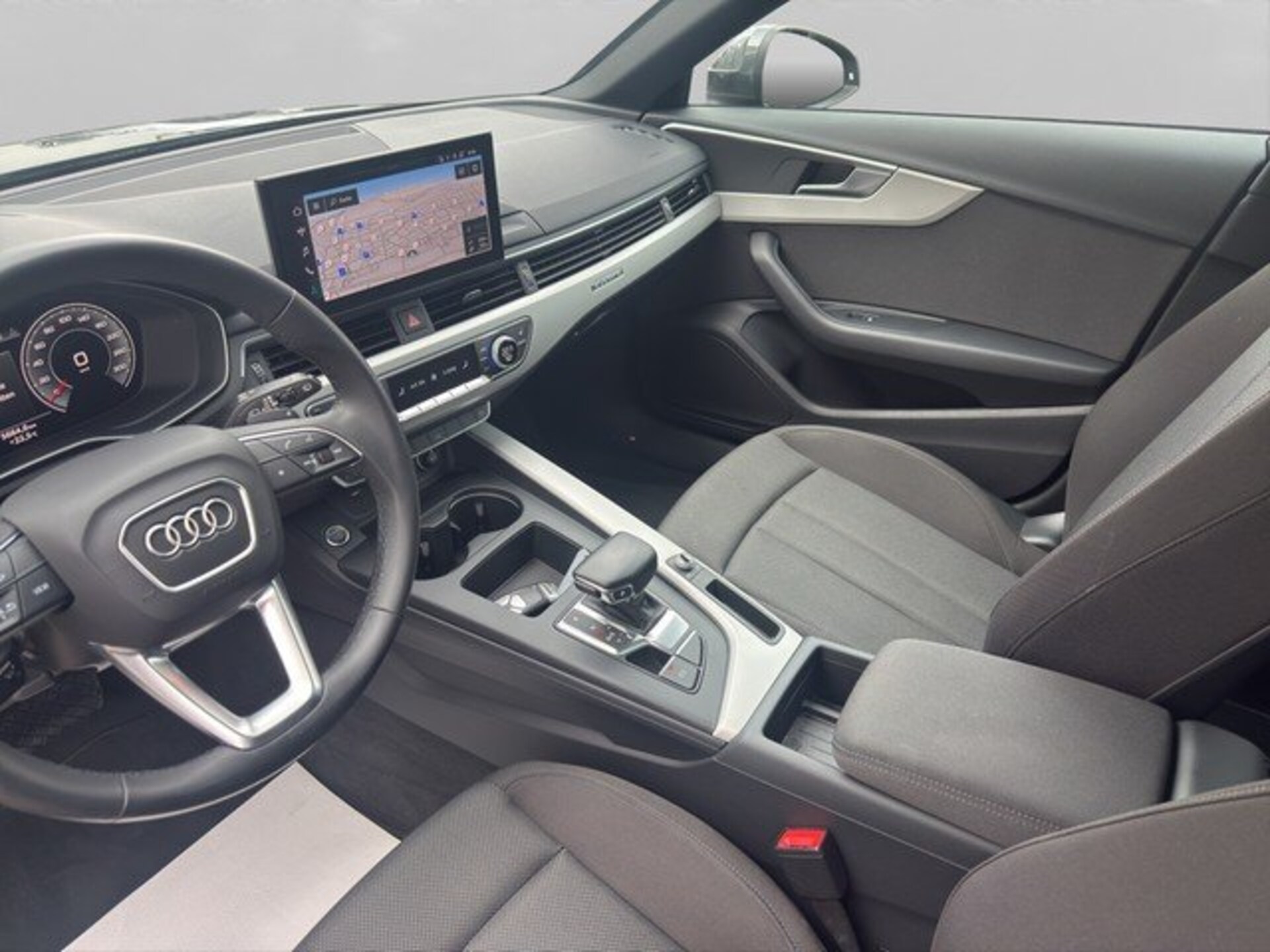Audi A4 Avant S line