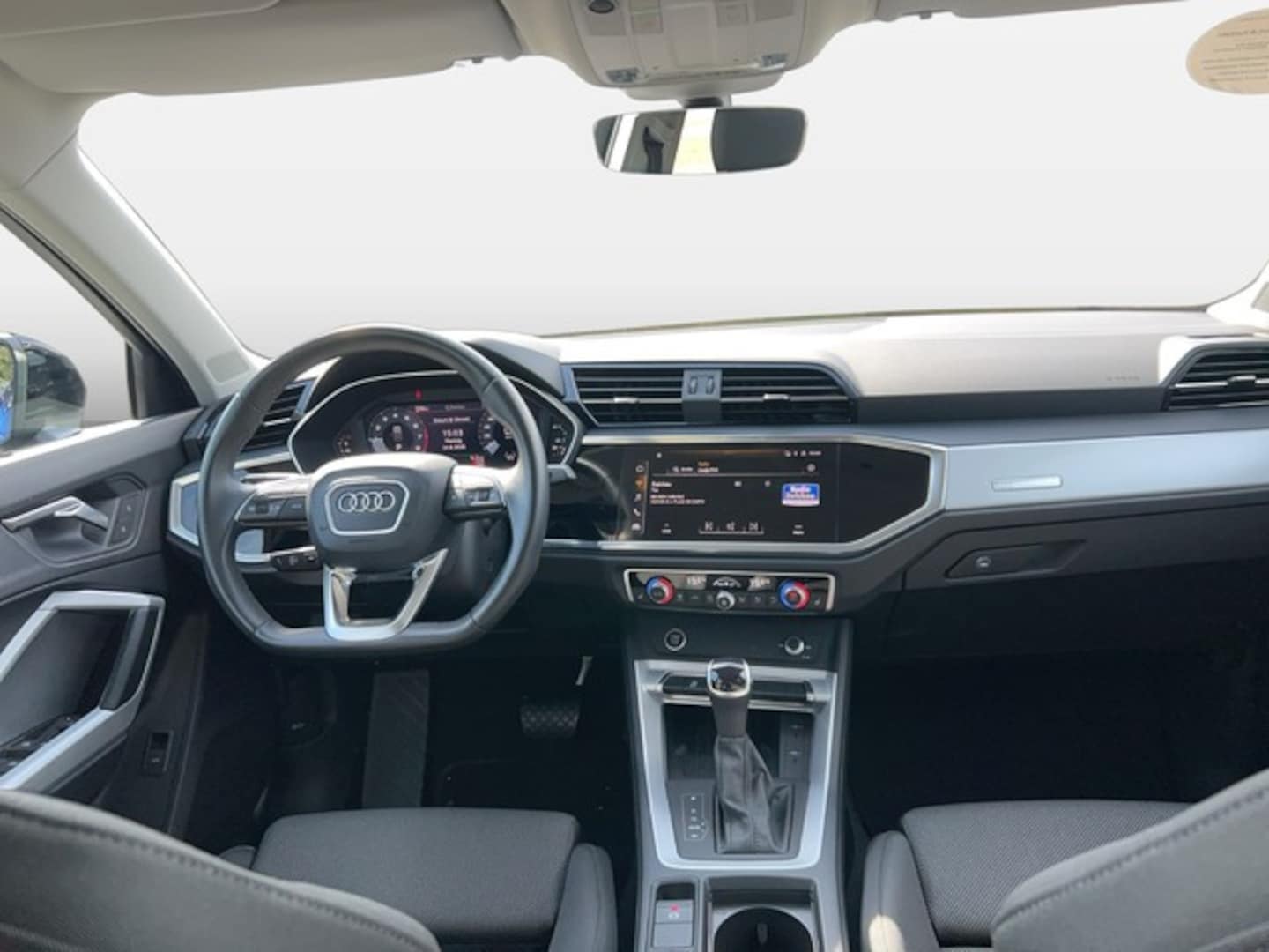 Bild über Audi Q3 advanced 35 TFSI S tronic - für weitere Informationen kontaktieren Sie den Audi Partner