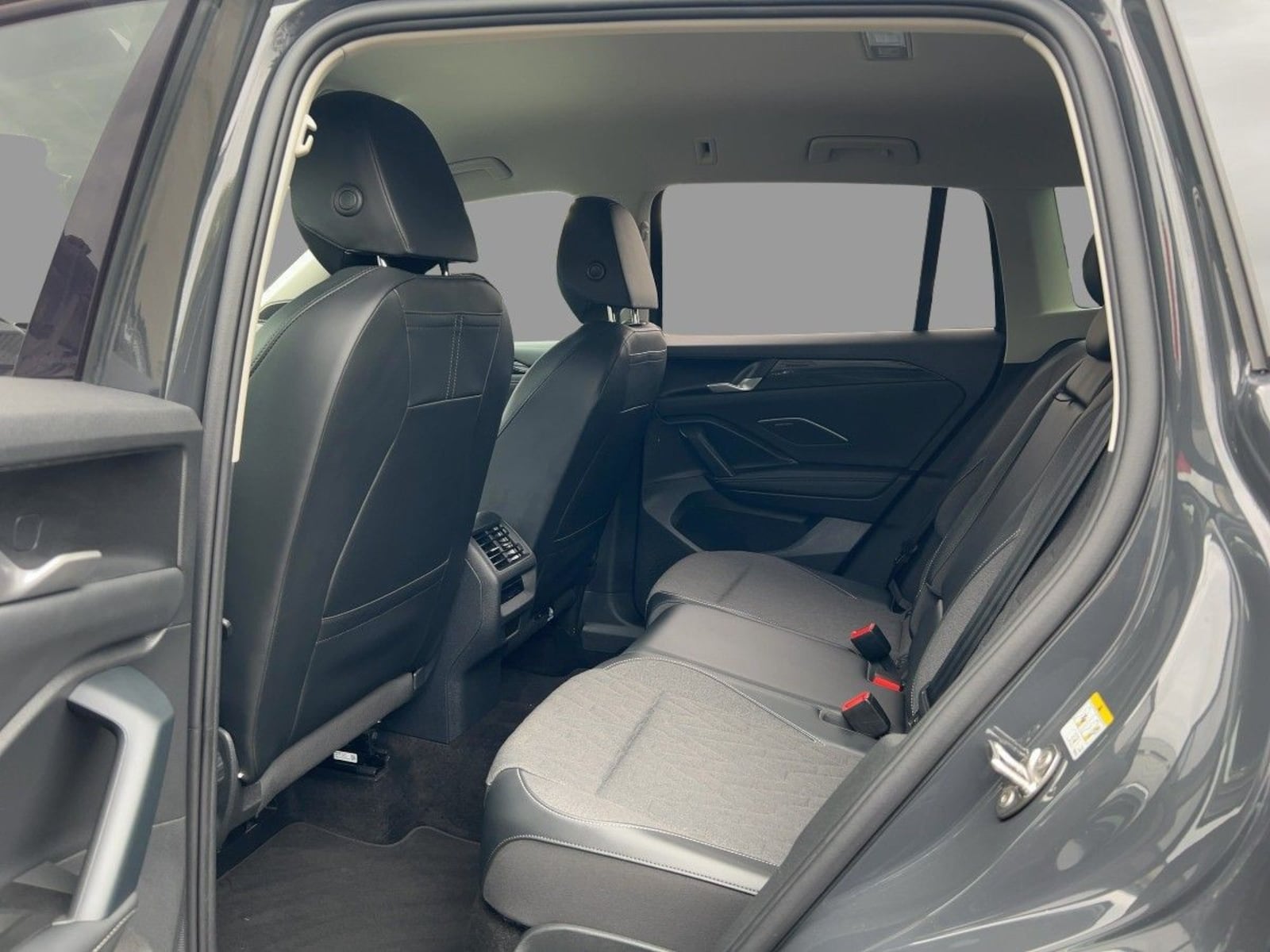 Volkswagen Tiguan – Bild 8