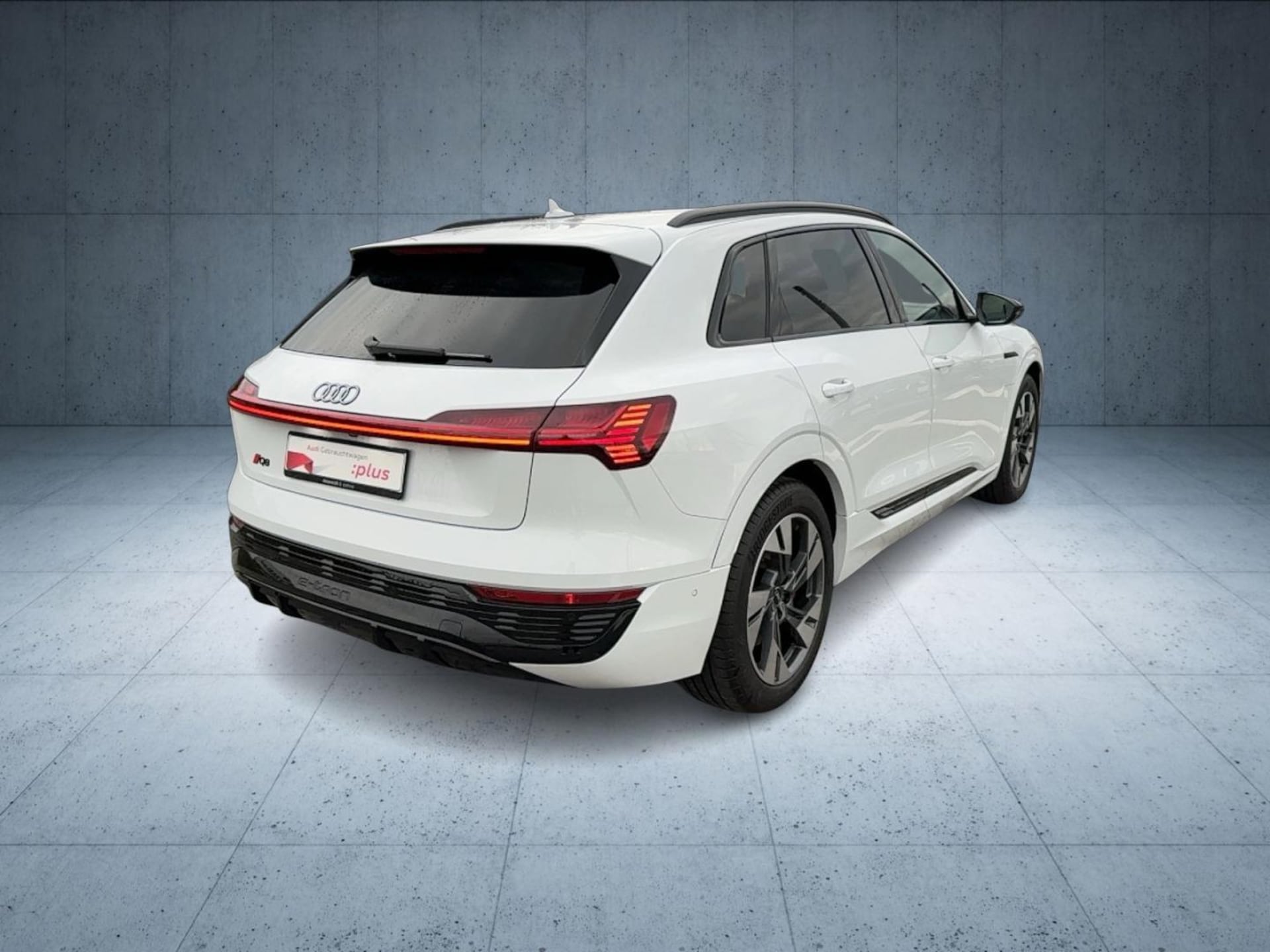 Audi Q8 e-tron S line