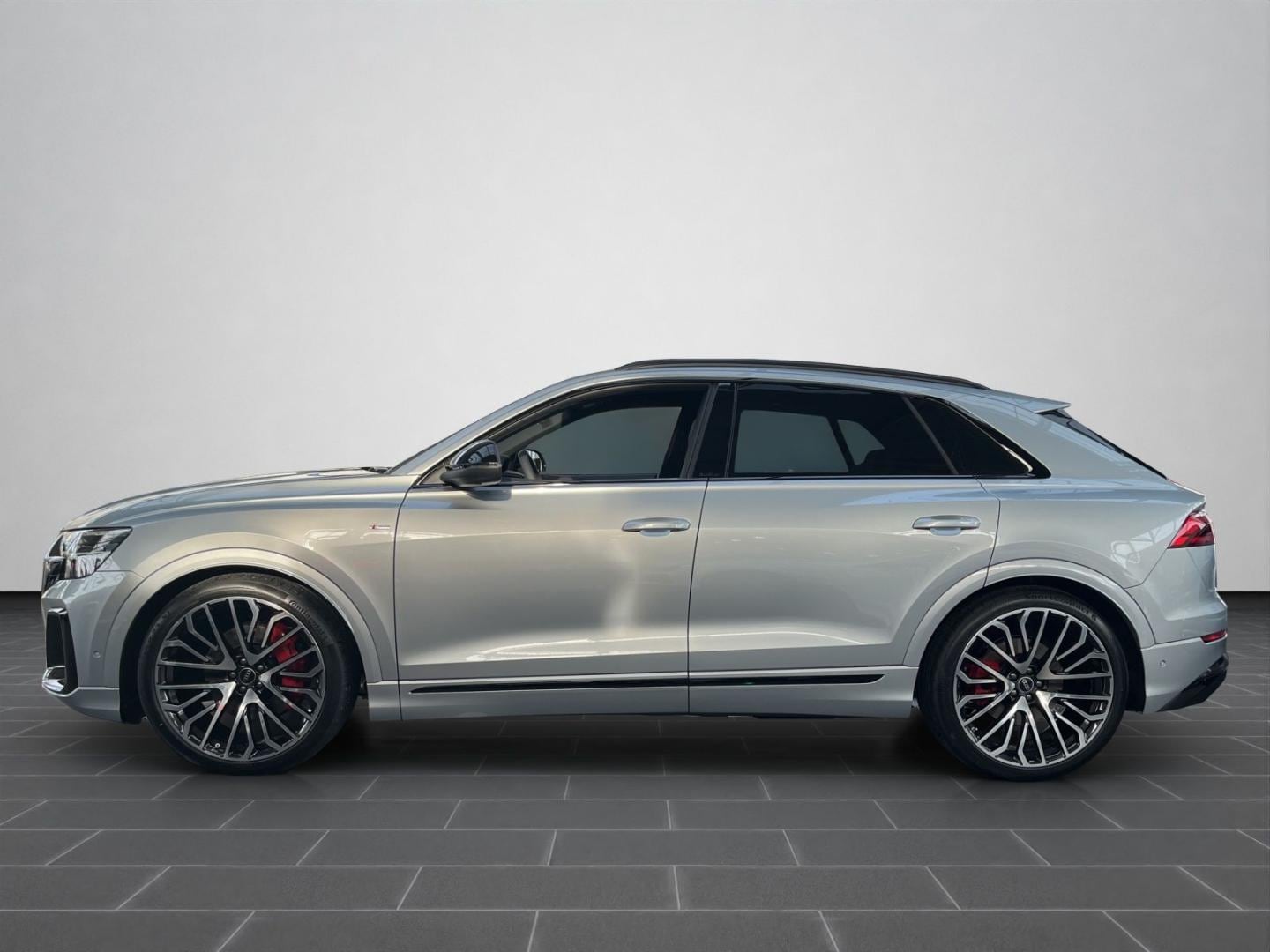Bild über Audi Q8 SUV S line business TDI quattro 210 kW tiptronic - für weitere Informationen kontaktieren Sie den Audi Partner