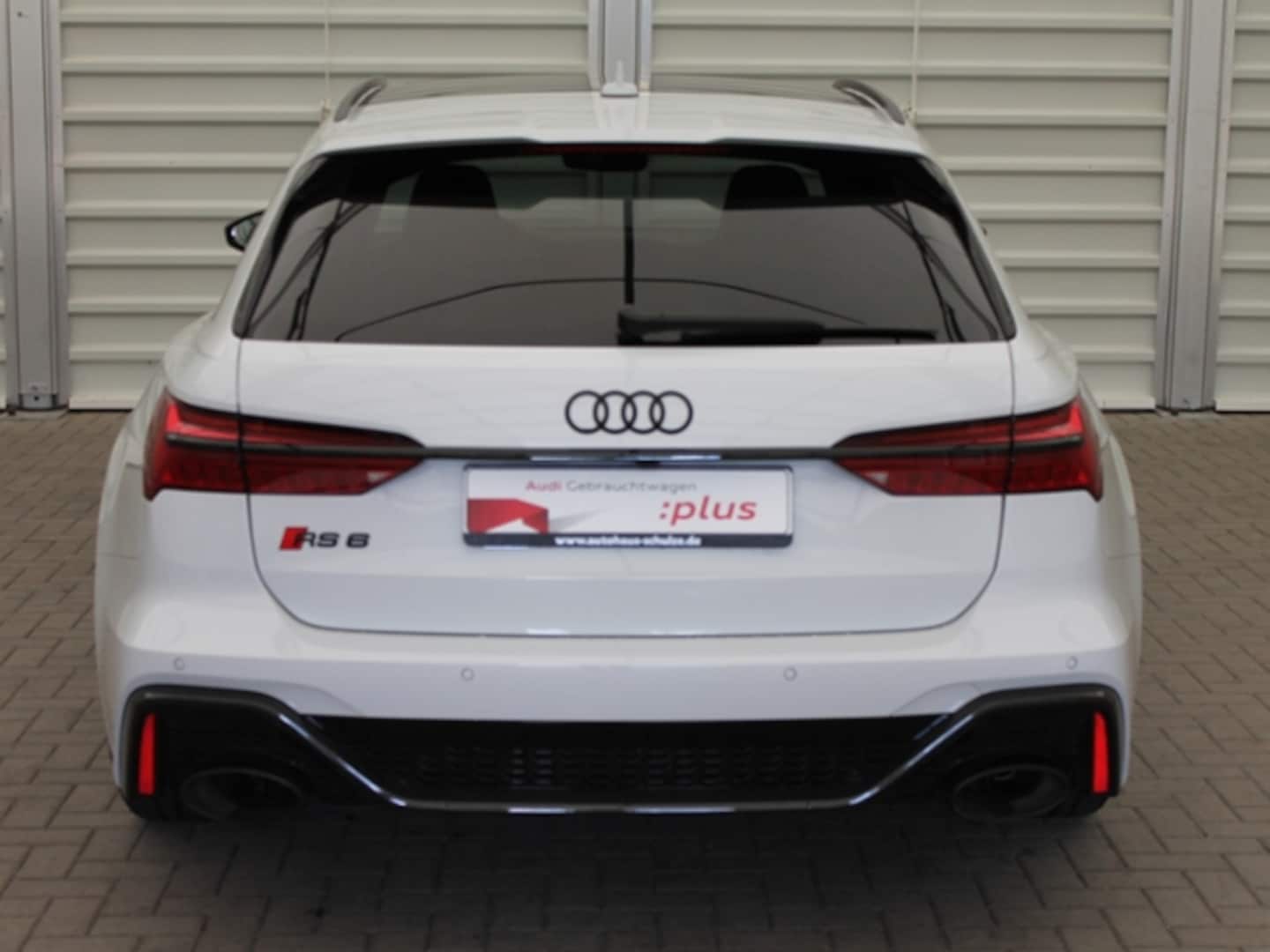 Bild über Audi RS 6 Avant performance TFSI quattro tiptronic - für weitere Informationen kontaktieren Sie den Audi Partner