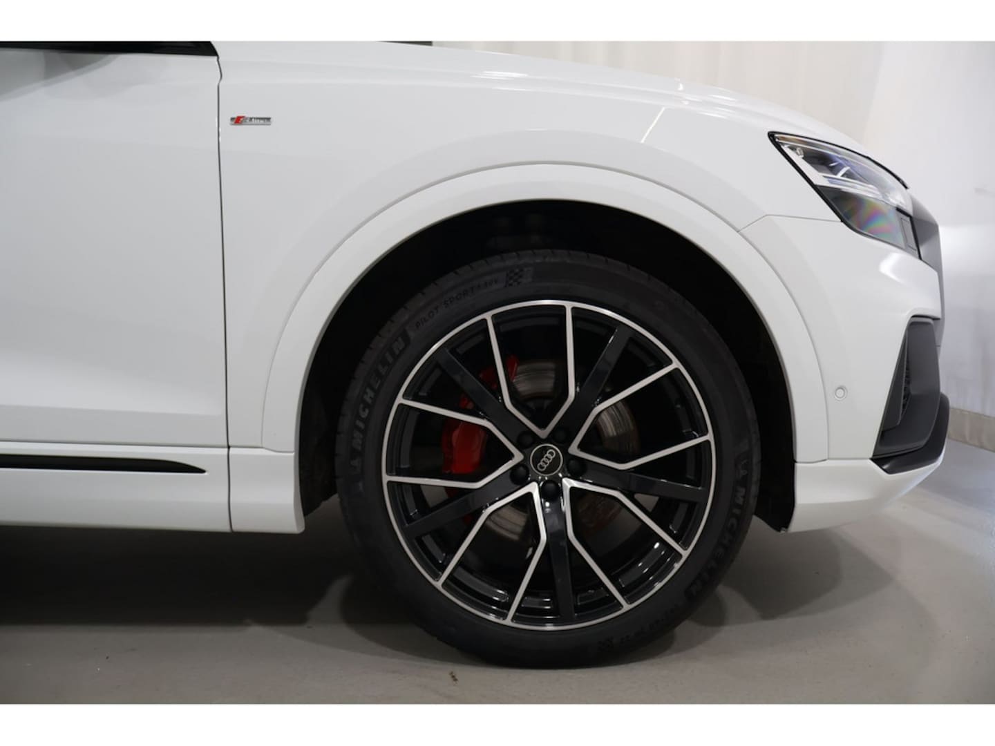 Bild über Audi Q8 55 TFSI quattro tiptronic - für weitere Informationen kontaktieren Sie den Audi Partner