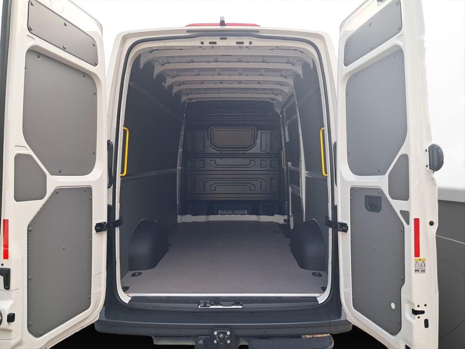 Volkswagen Crafter Kasten mittlerer Radstand – Bild 12