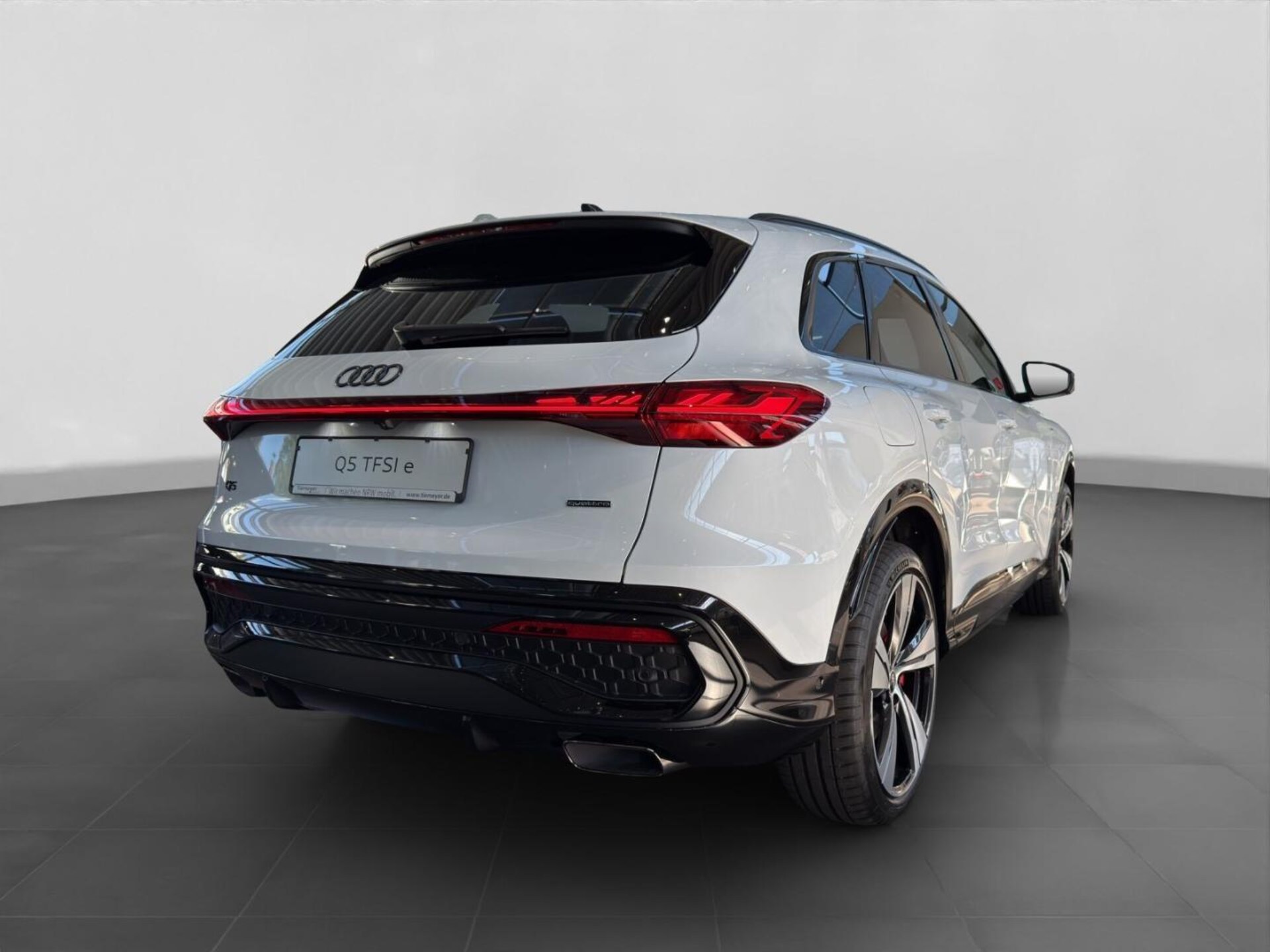 Audi Q5 SUV e-hybrid edition one