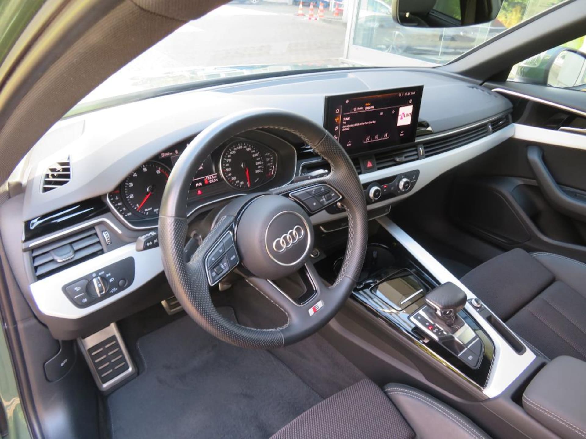 Audi A4 Avant S line