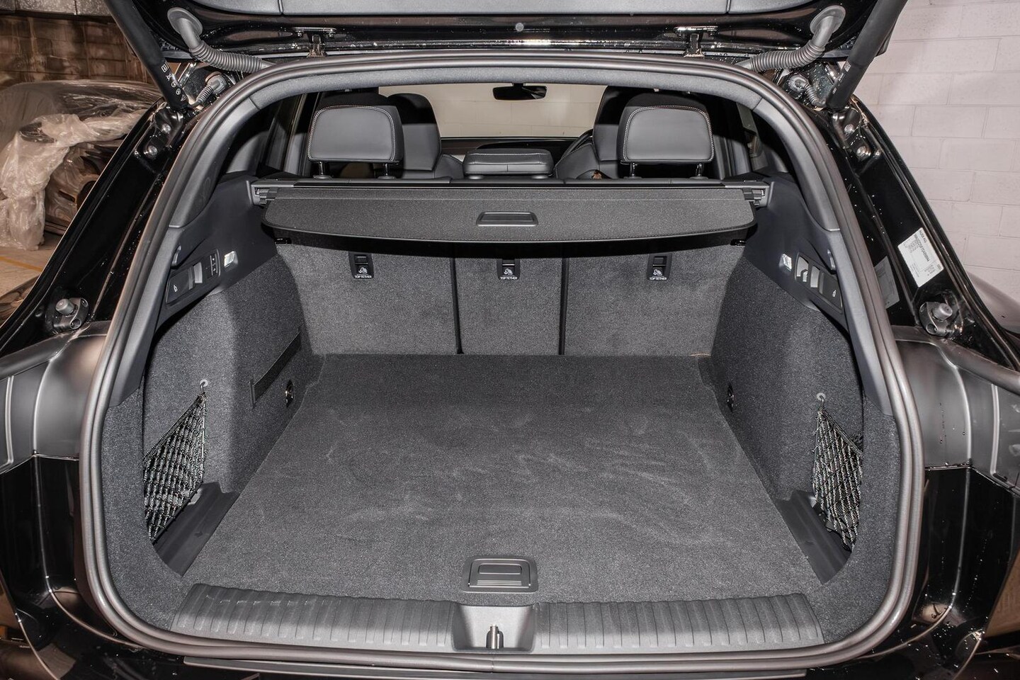 Image about Audi Q6 SUV e-tron e-tron quattro