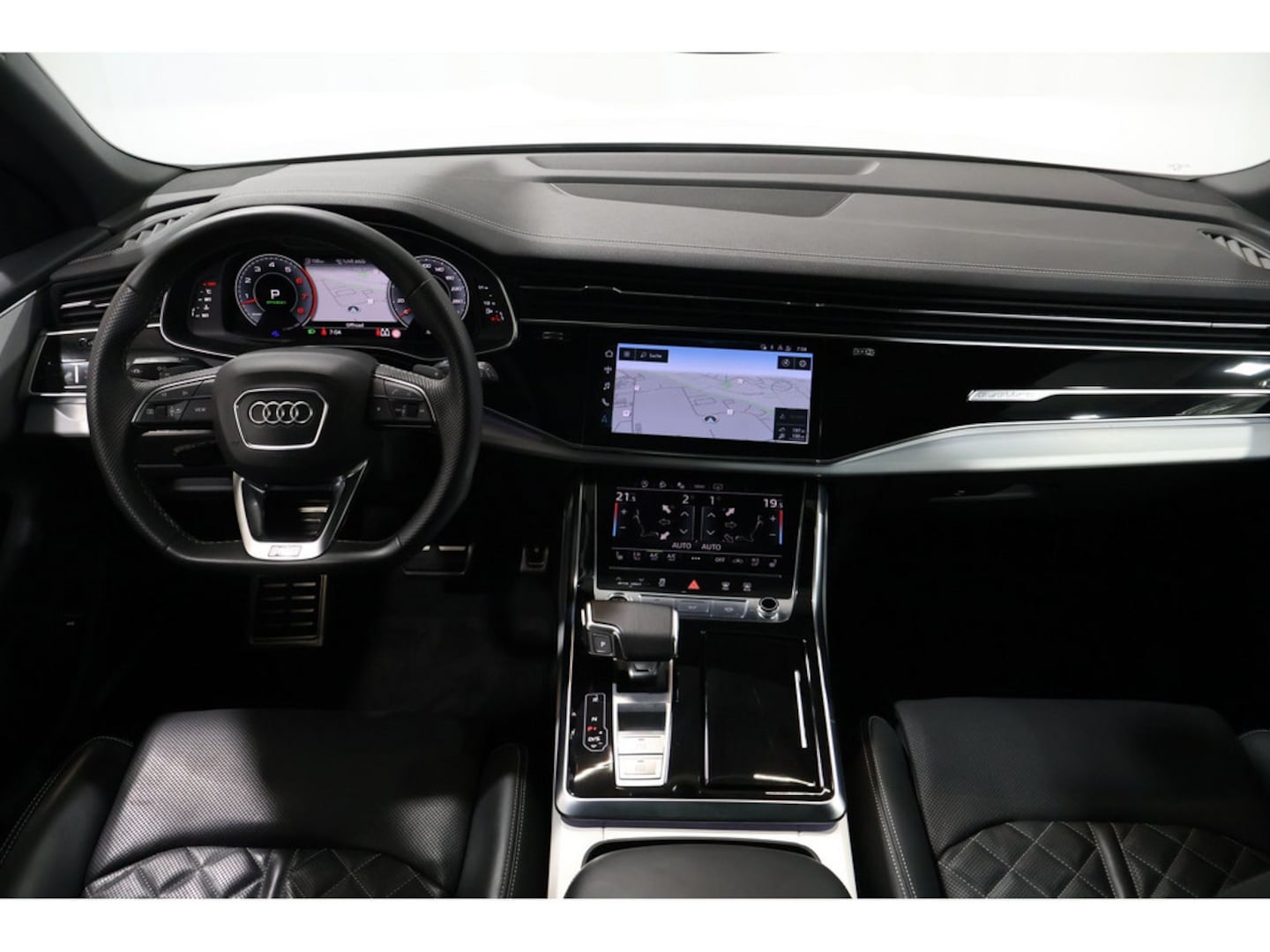 Bild über Audi Q8 55 TFSI quattro tiptronic - für weitere Informationen kontaktieren Sie den Audi Partner