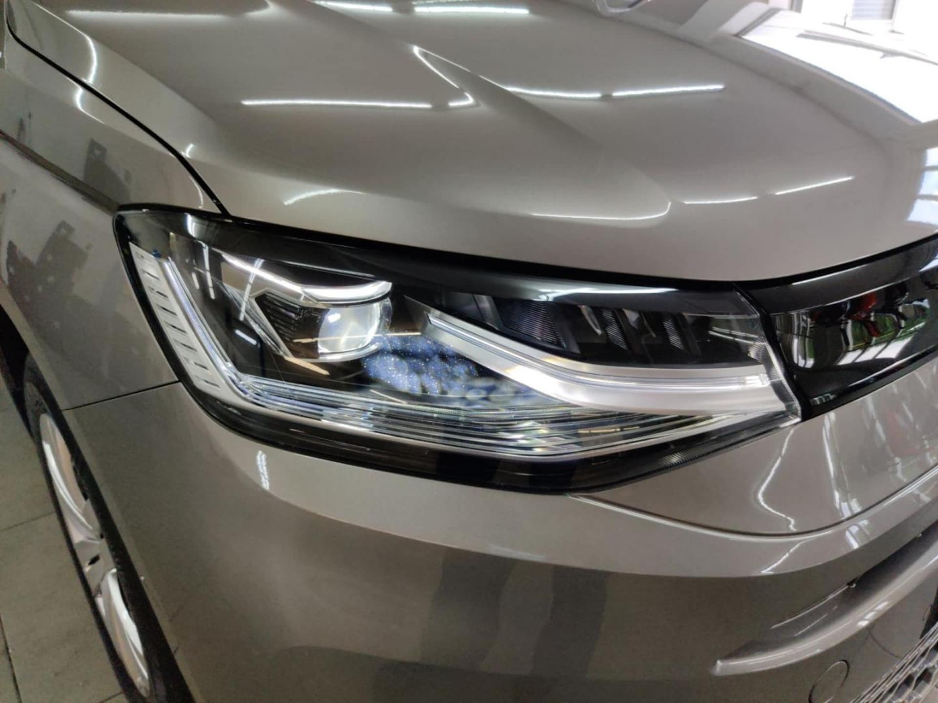 Volkswagen Caddy Maxi Basis-Modell