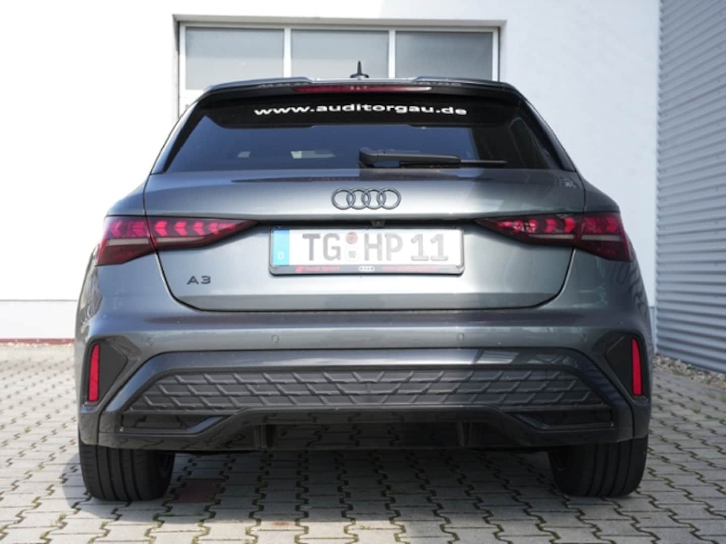 Bild über Audi A3 Sportback S line 35 TFSI S tronic - für weitere Informationen kontaktieren Sie den Audi Partner
