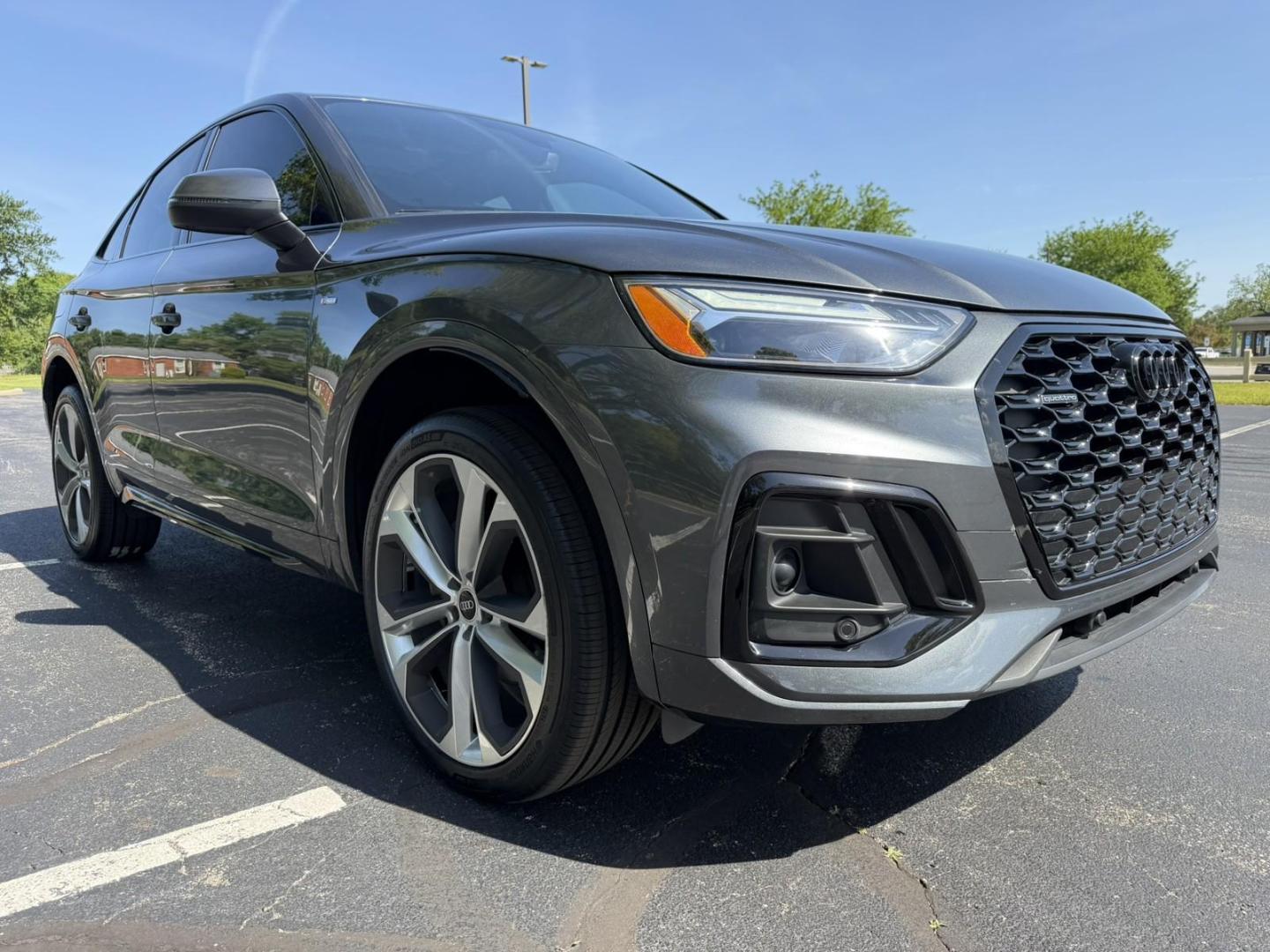2023 Audi Q5 Sportback 45 Premium Plus's photo